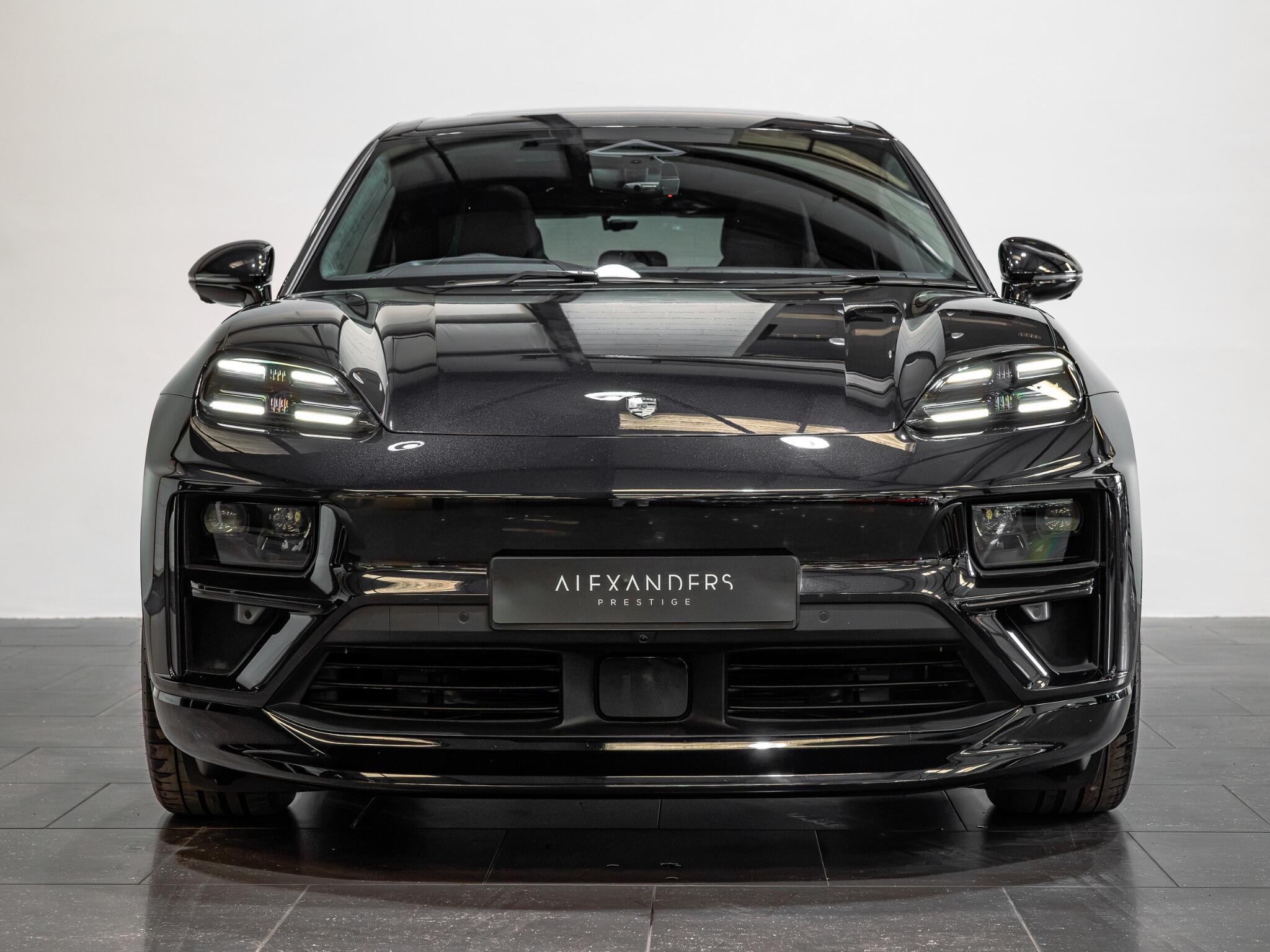 Porsche Macan view 8