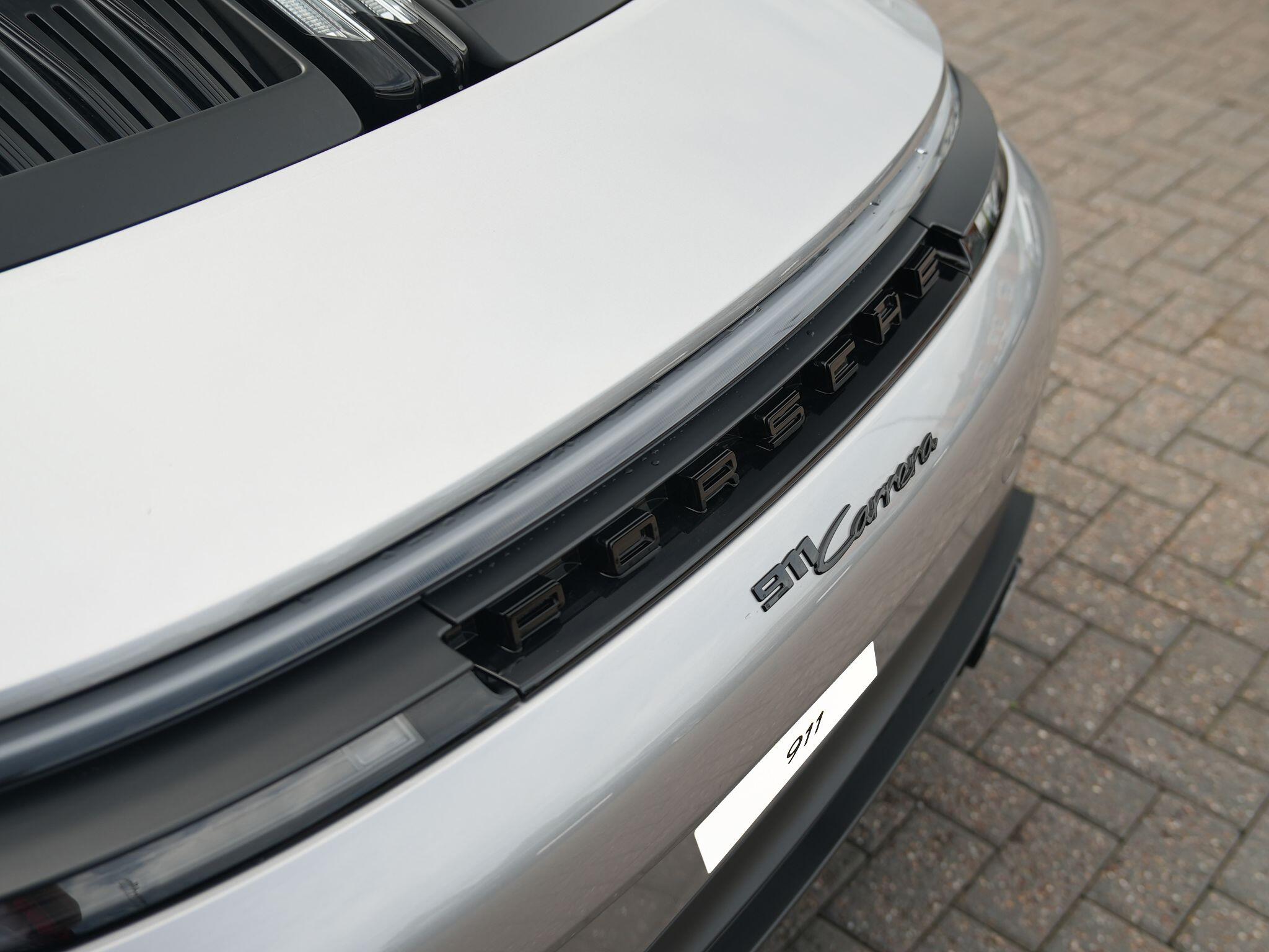 Porsche 911 view 33