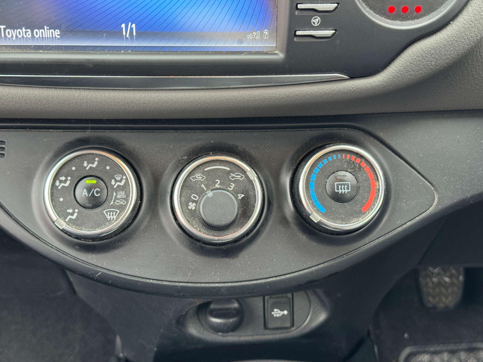 Toyota Yaris view 16