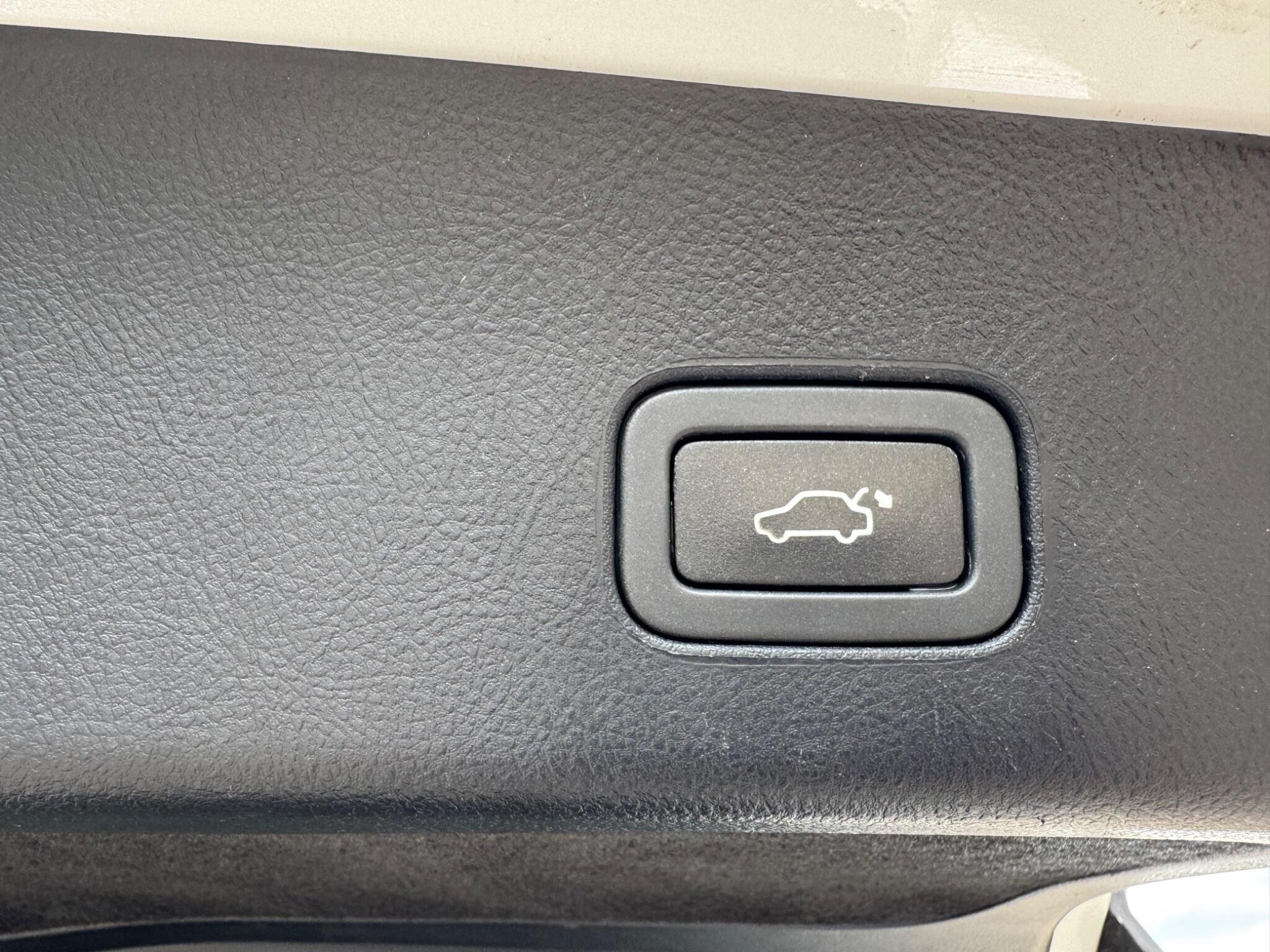 Land Rover Range Rover Sport view 37