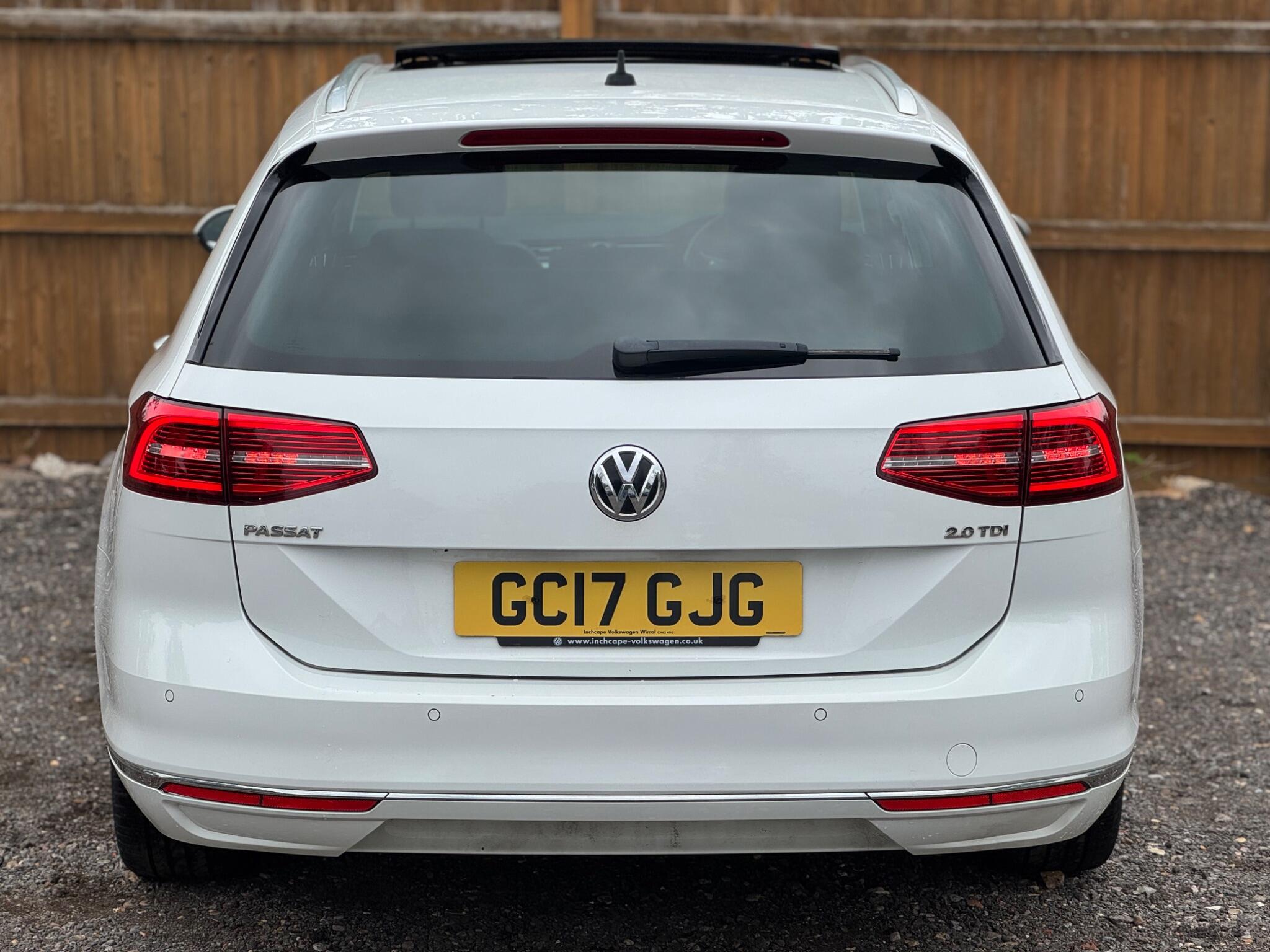 Volkswagen Passat view 10