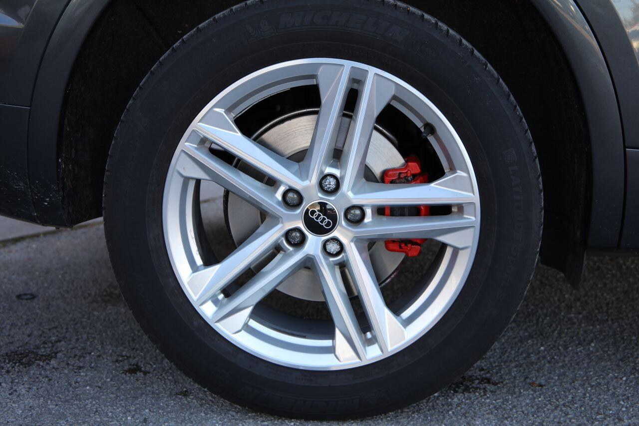 Audi Q5 view 23