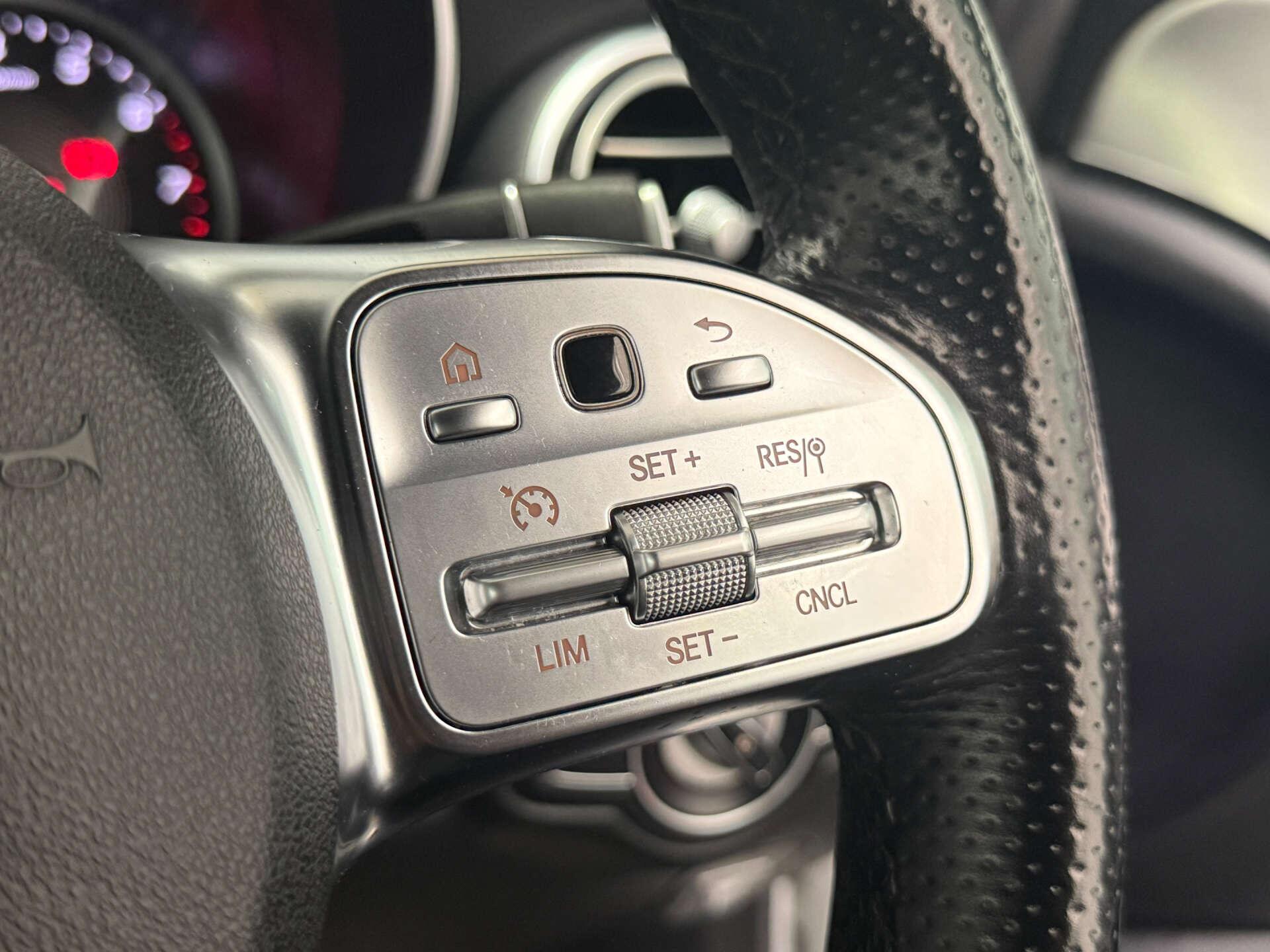 Mercedes-Benz C-Class view 28