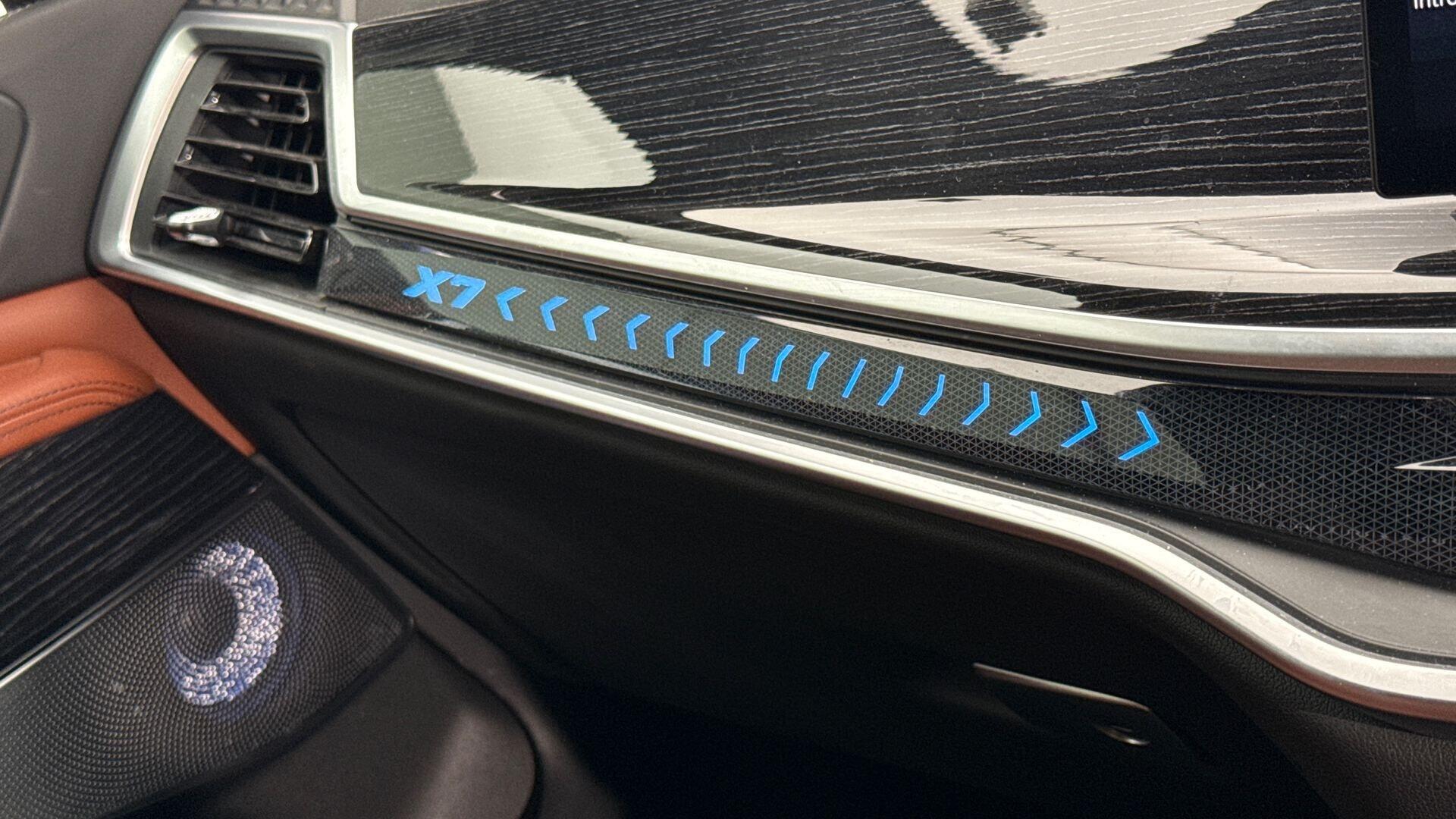 BMW X7 view 27