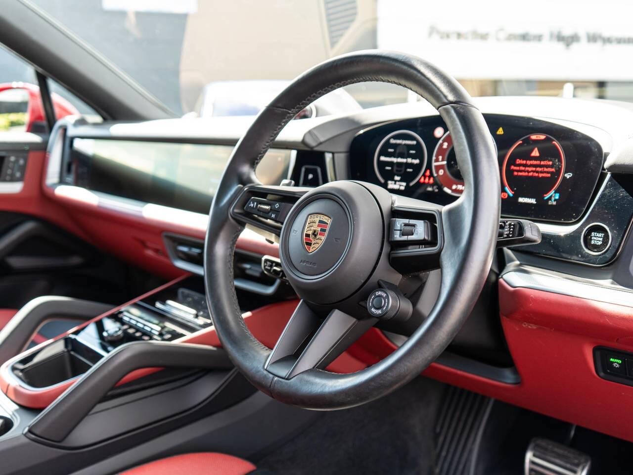 Porsche Cayenne view 4
