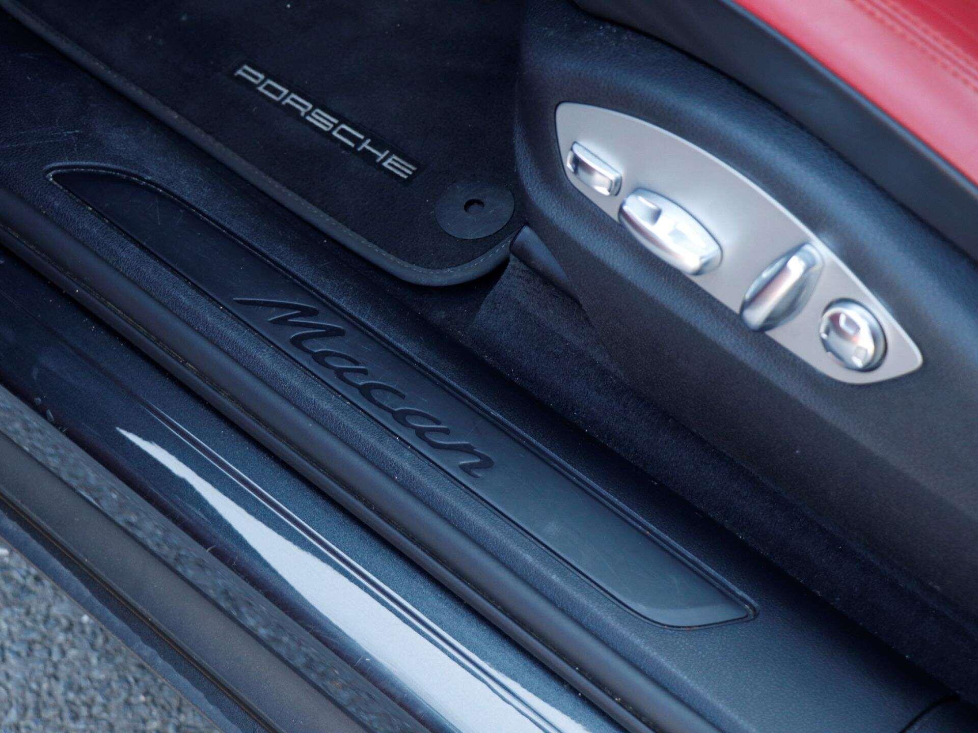 Porsche Macan view 26