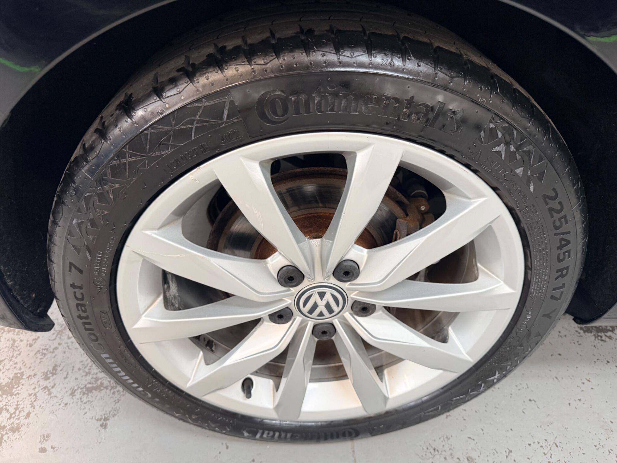 Volkswagen Golf Sportsvan view 44