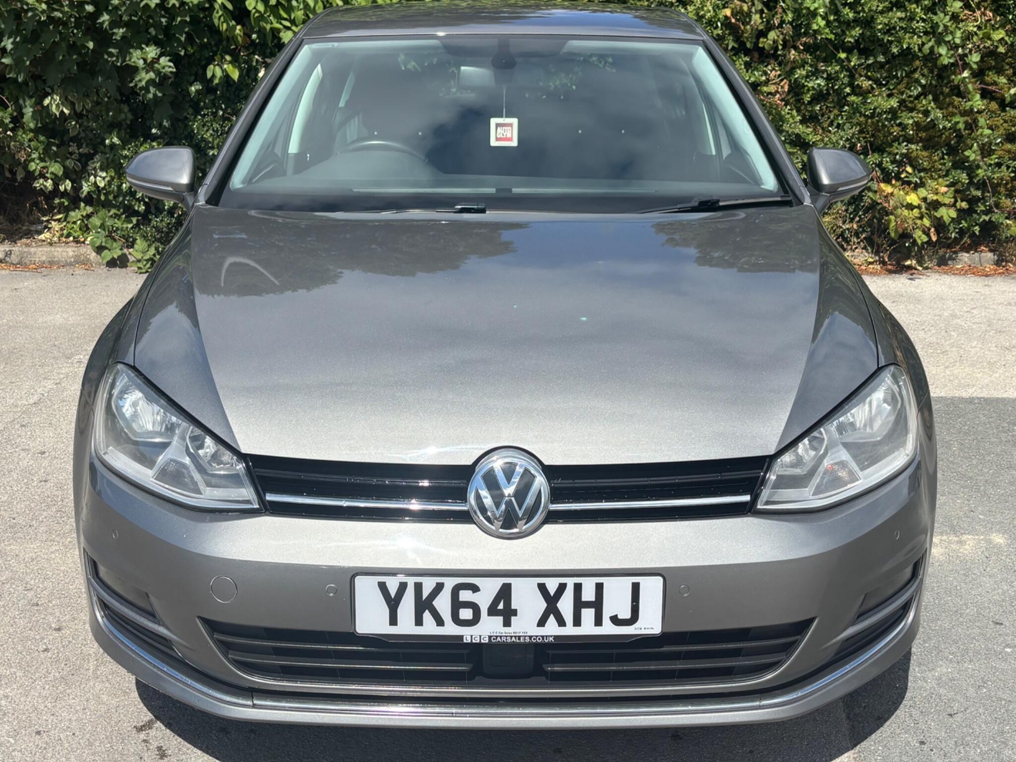 Volkswagen Golf view 2