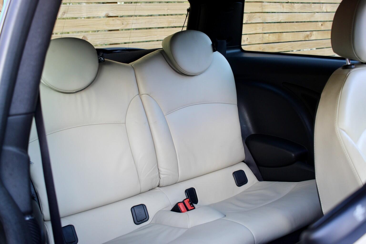 Mini Hatch view 10
