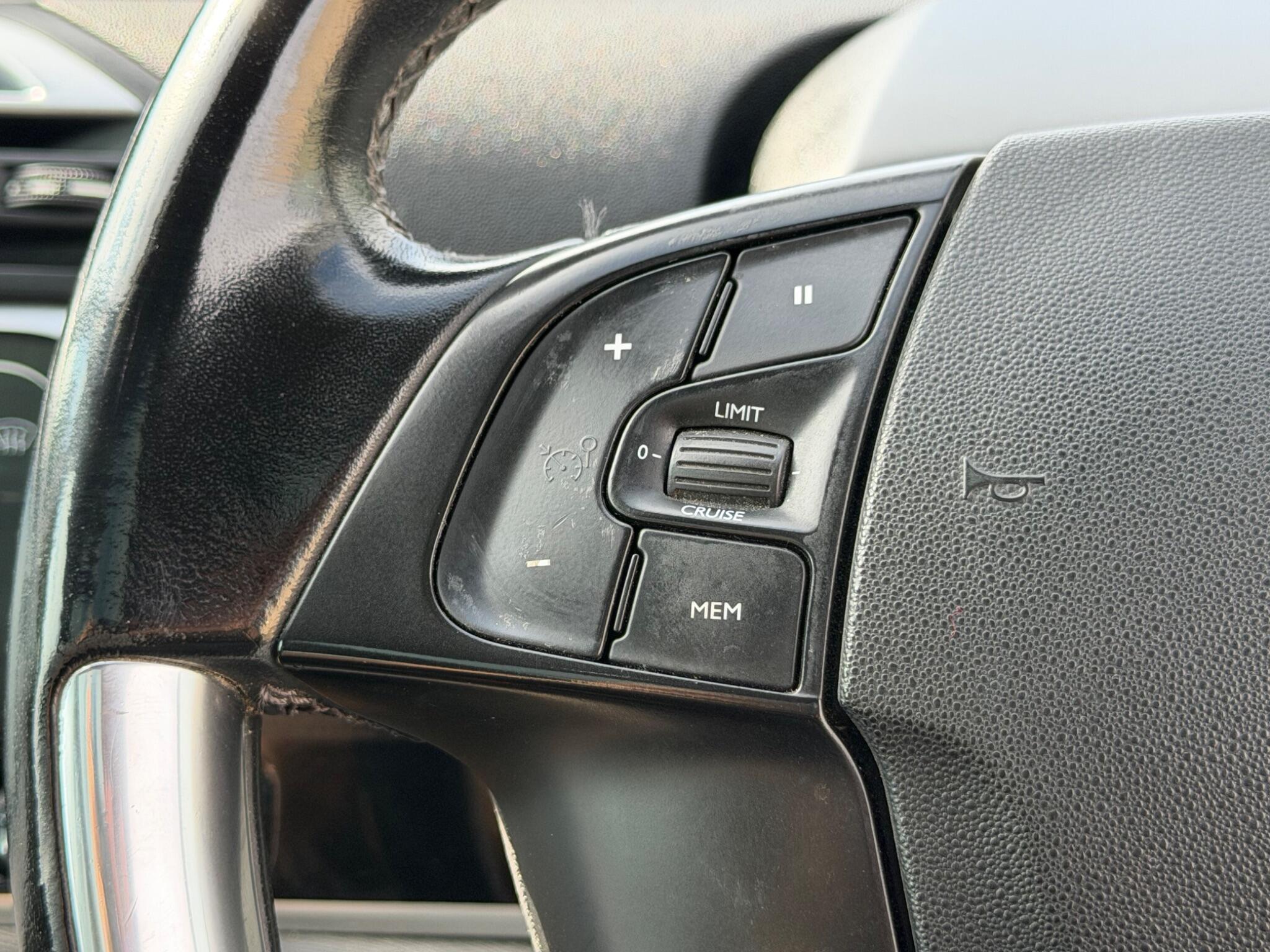 Citroen Grand C4 Picasso view 23