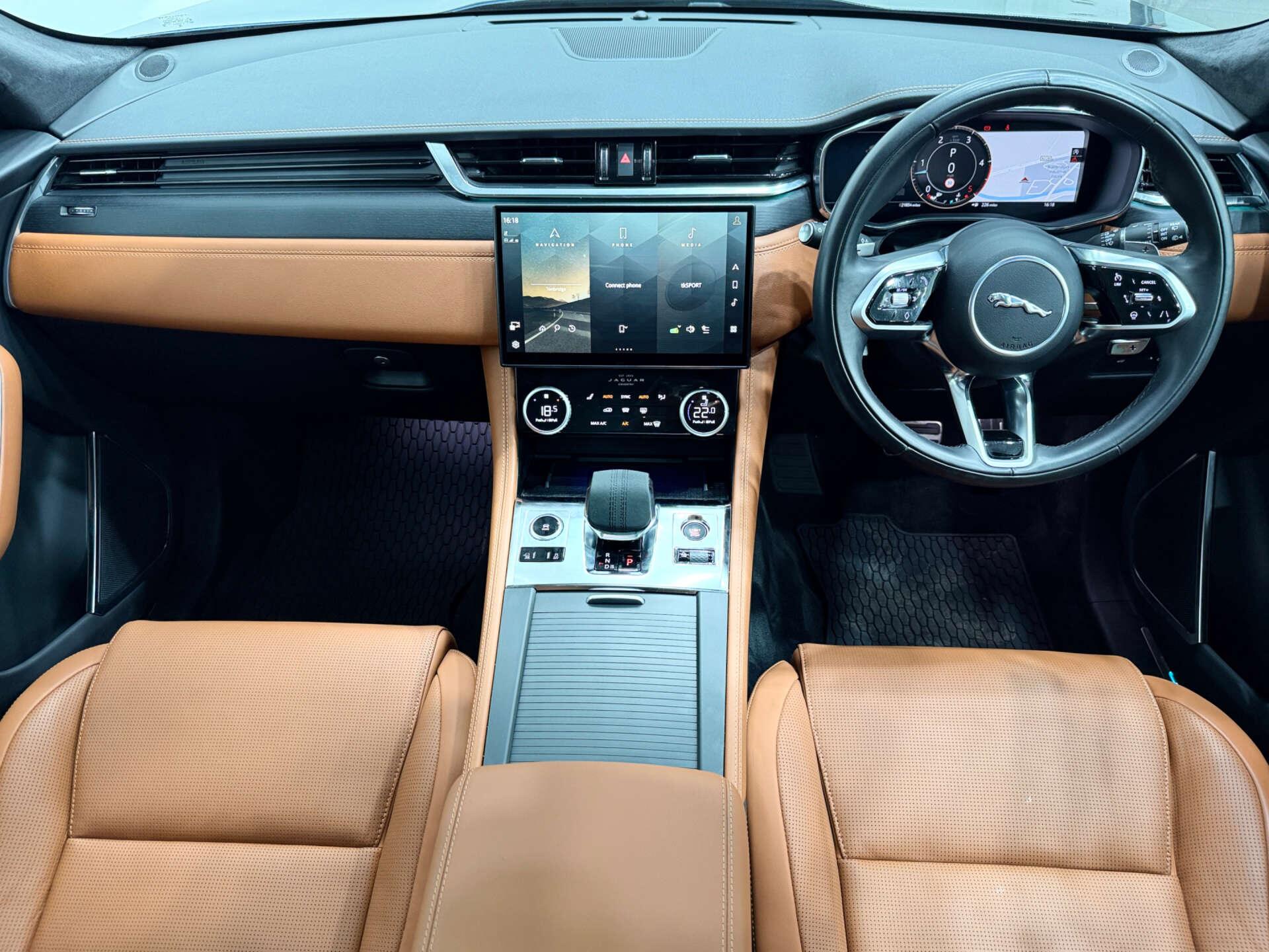 Jaguar F-Pace view 19