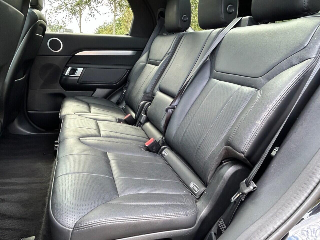 Land Rover Discovery view 28
