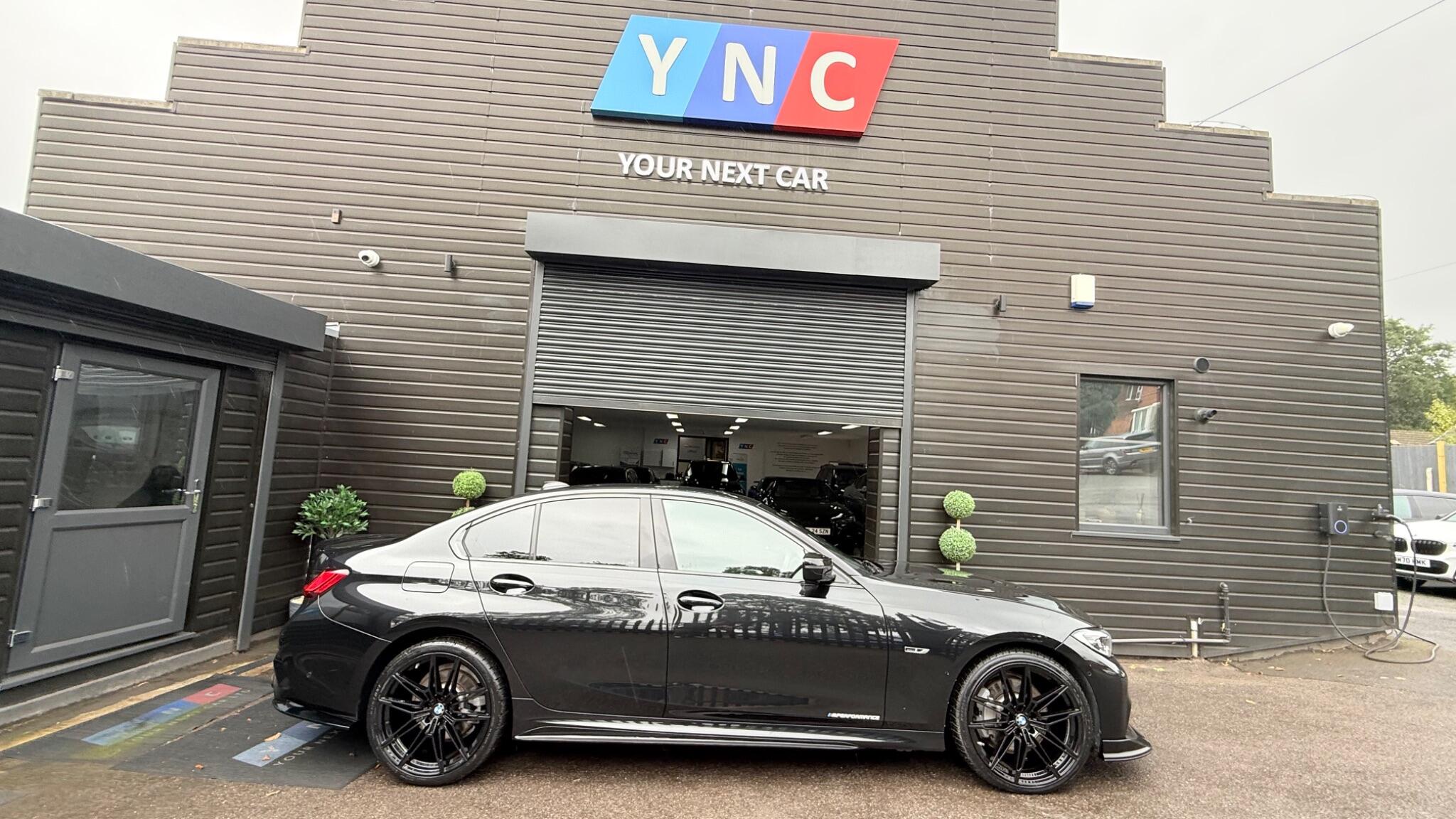 BMW 3 Series view 4