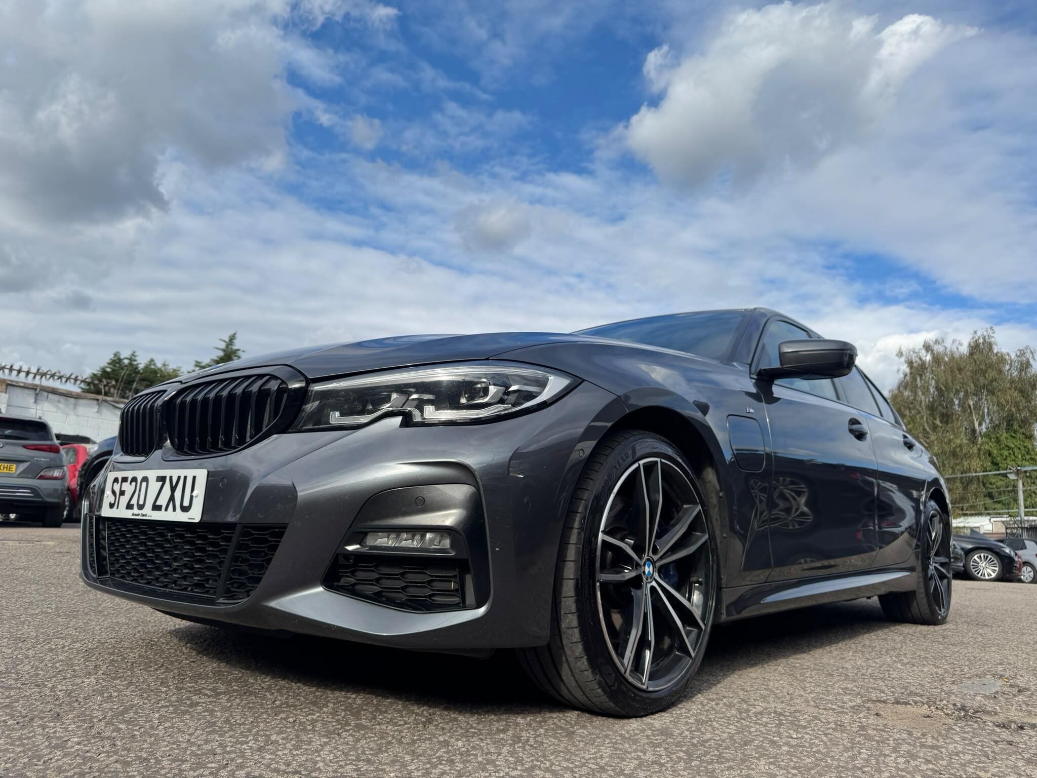 BMW 3 Series view 19
