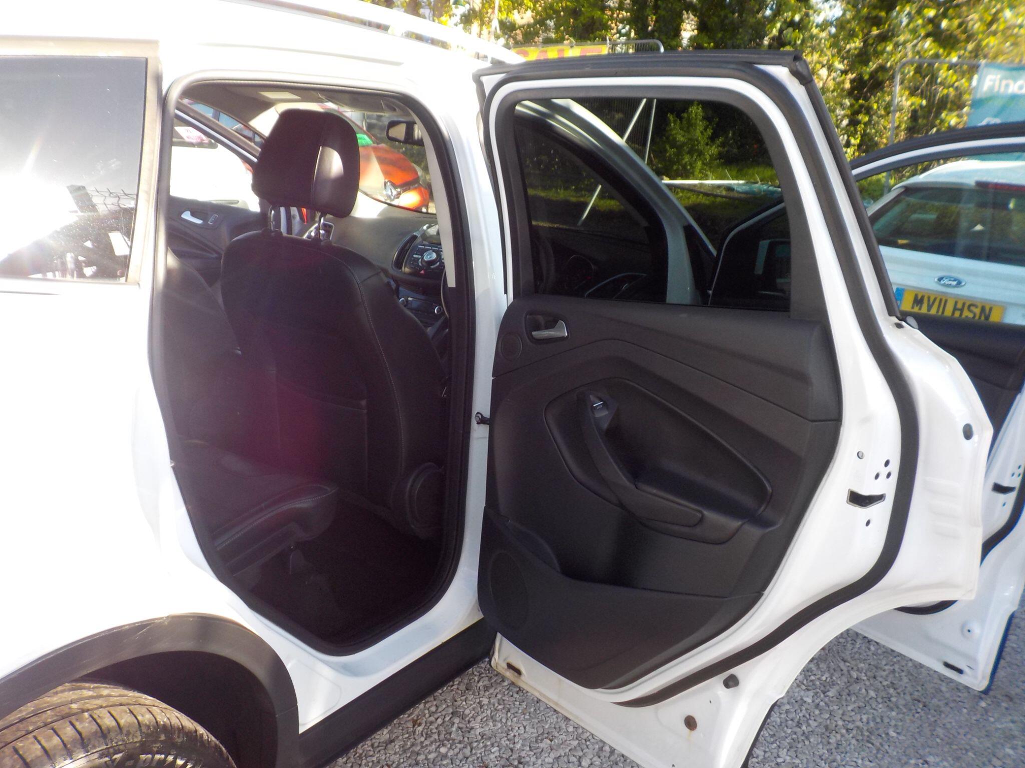 Ford Kuga 2.0 TDCi Titanium 2WD Euro 5 5dr