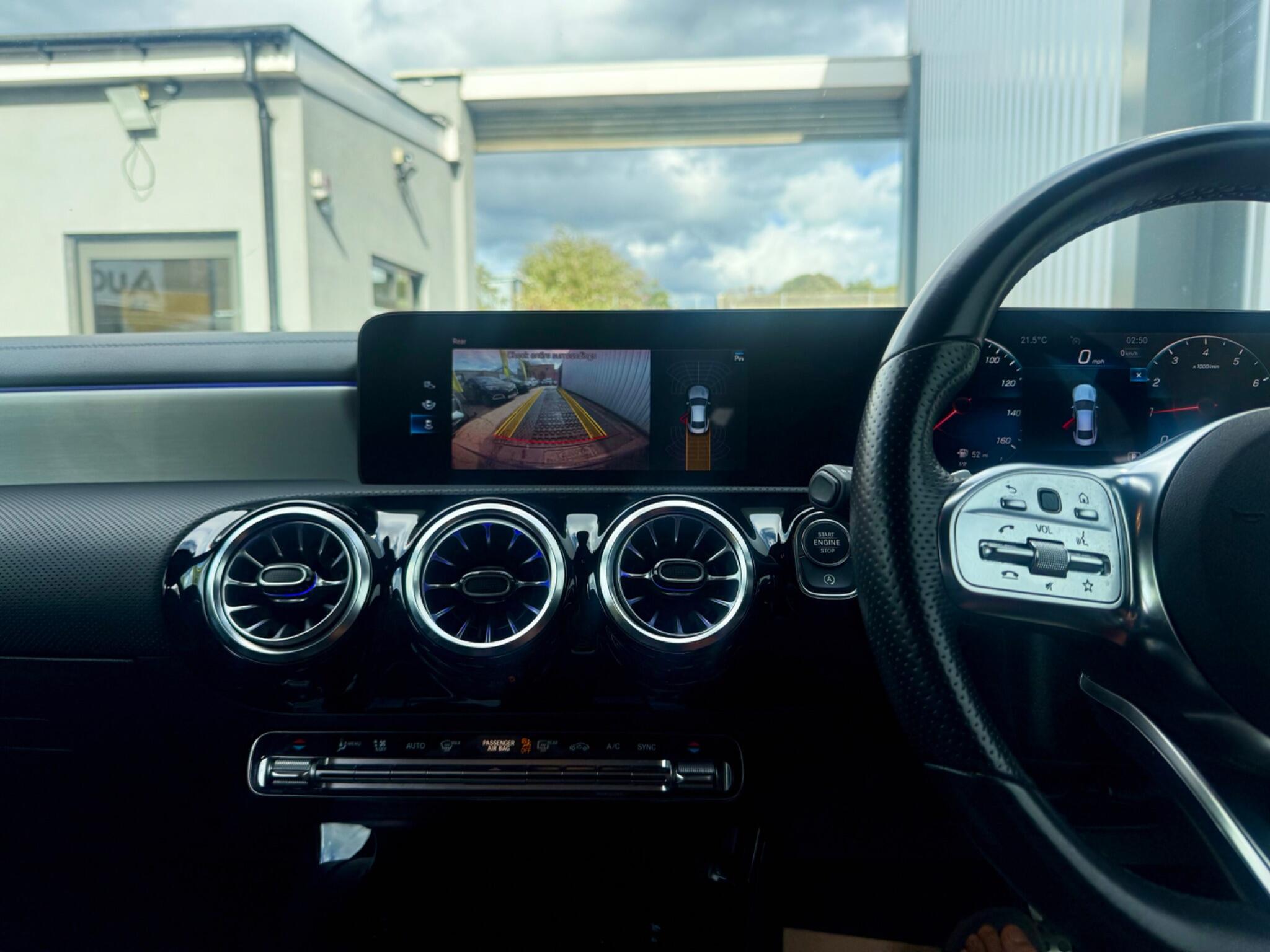 Mercedes-Benz Cla view 25