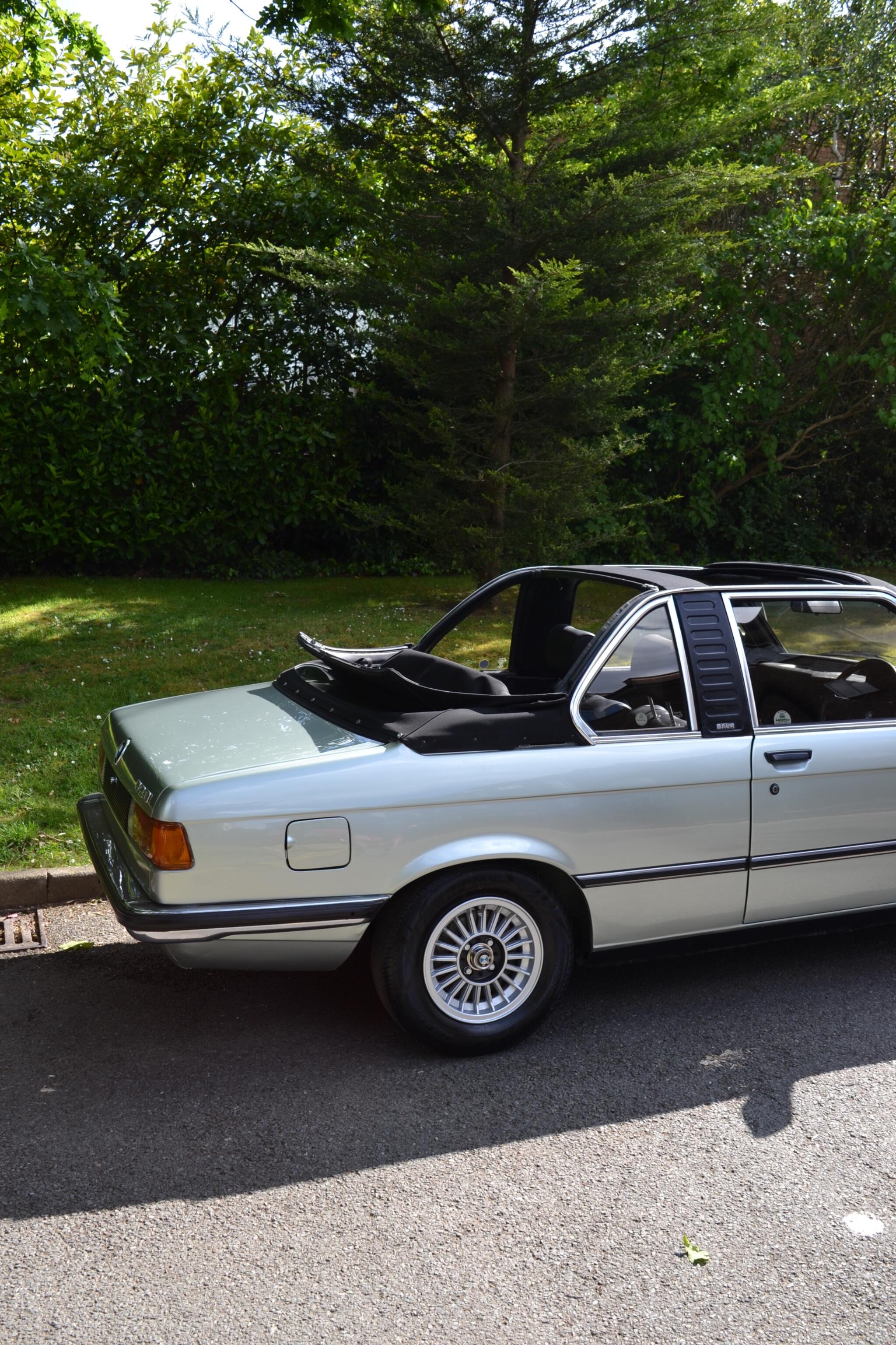 BMW 3 Series view 44