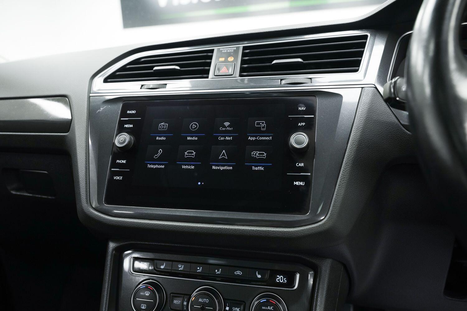 Volkswagen Tiguan view 17
