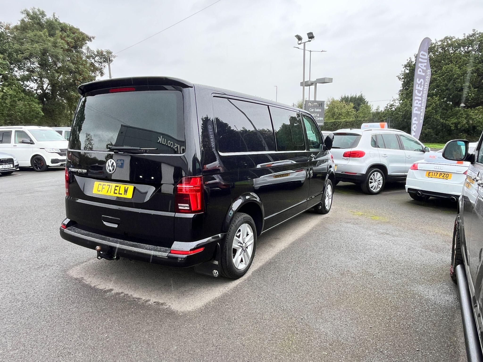 Volkswagen Transporter view 4