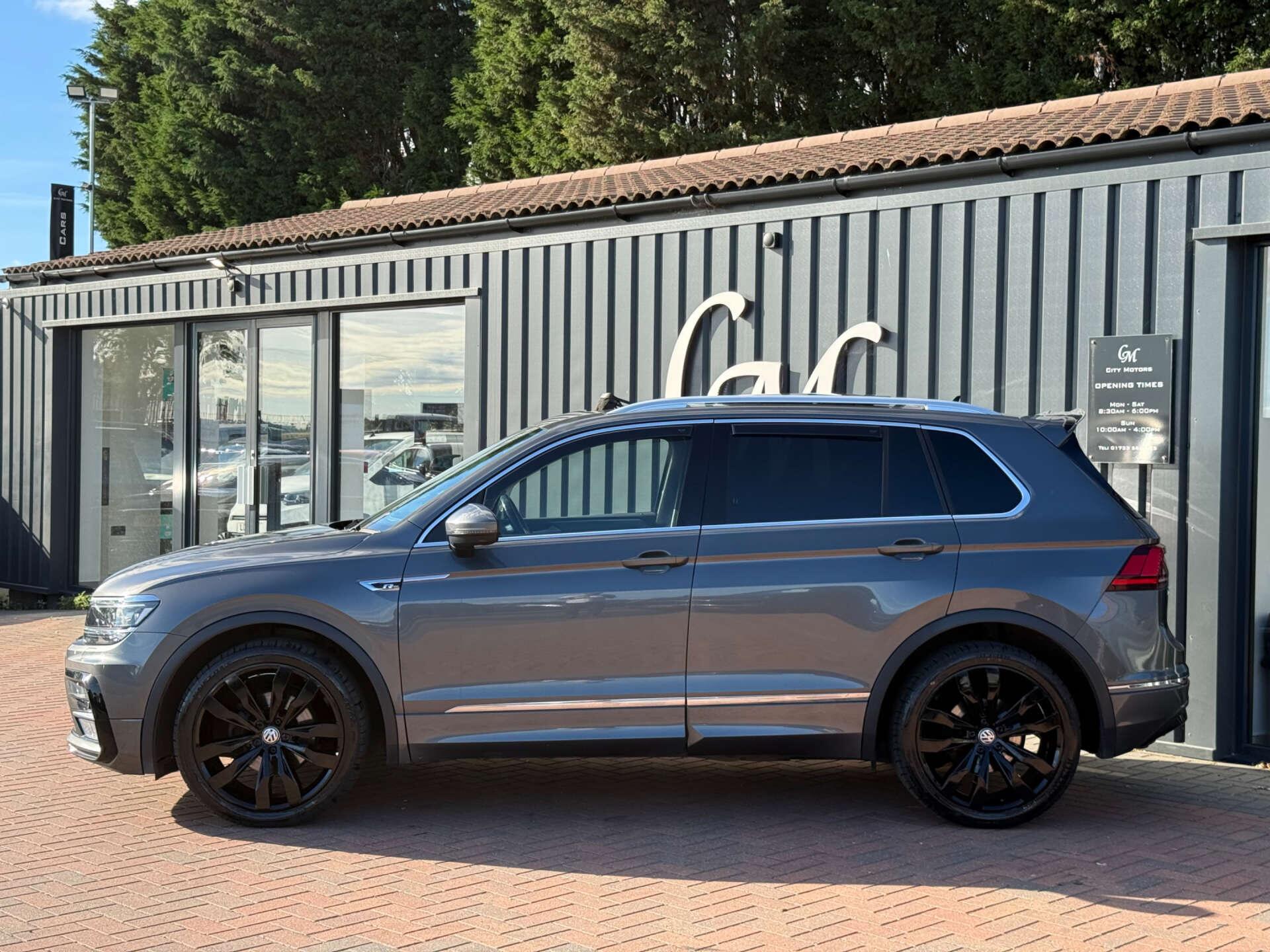Volkswagen Tiguan view 11