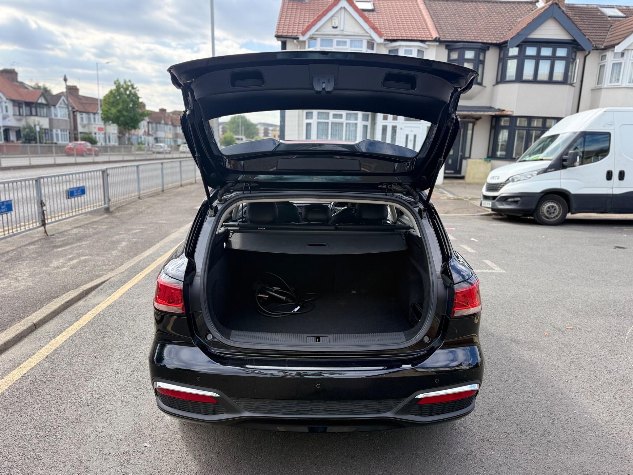 MG MG5 view 26