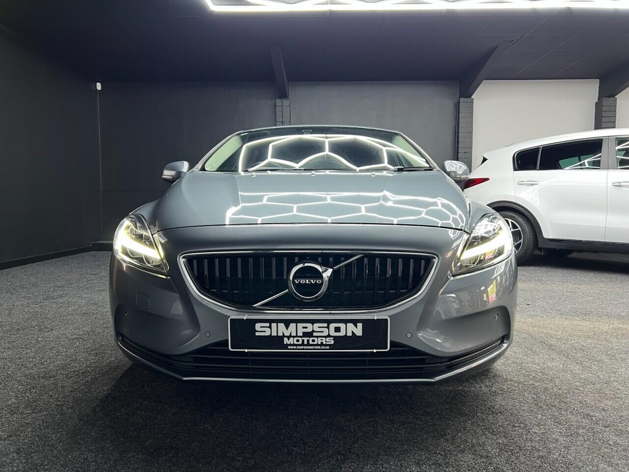 Volvo V40 view 21