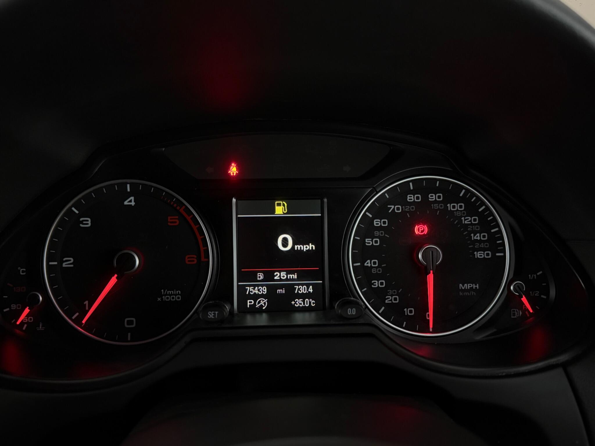 Audi Q5 view 16