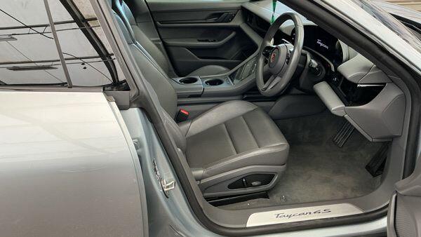 Porsche Taycan view 9