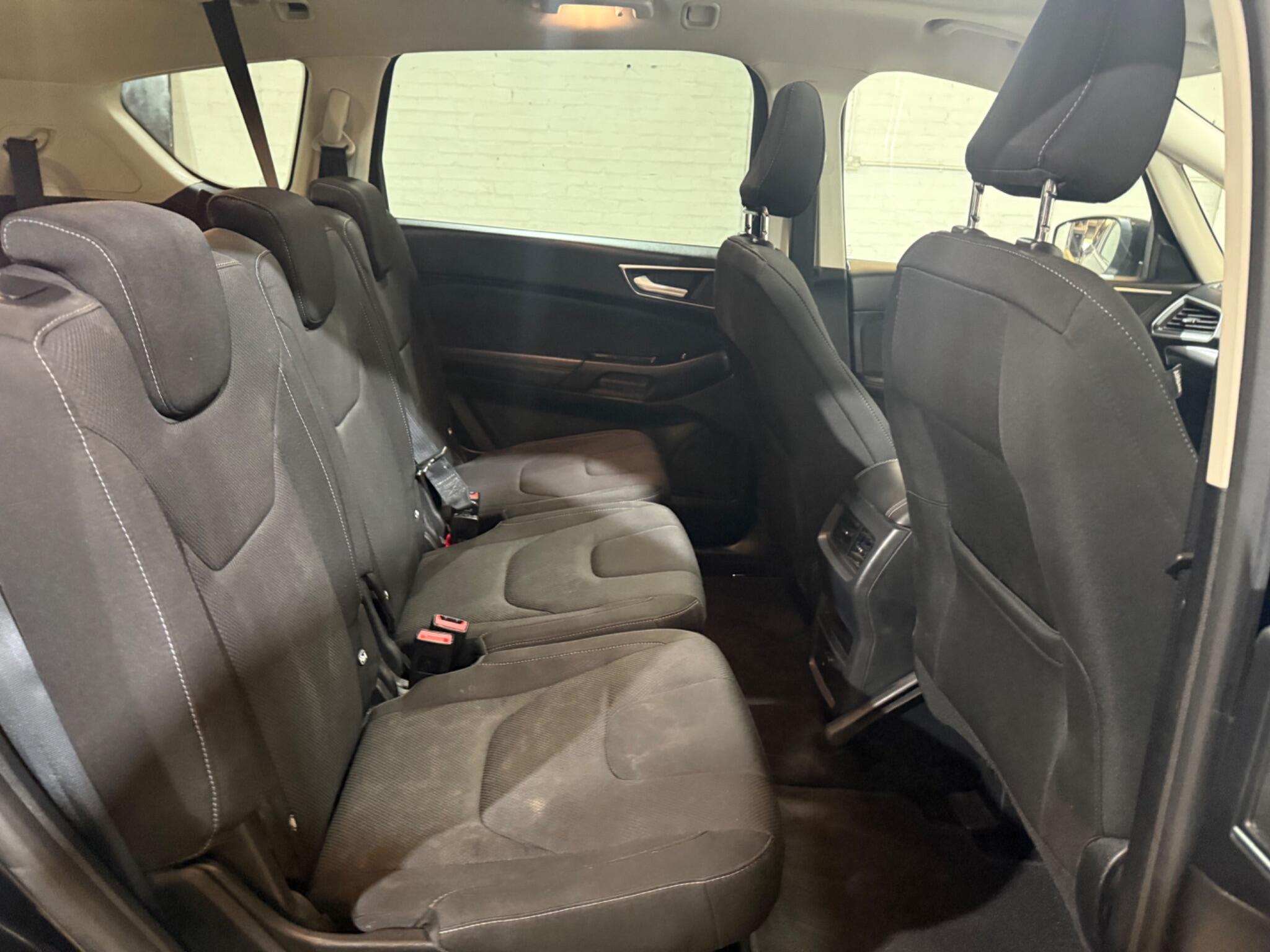 Ford S-Max view 26