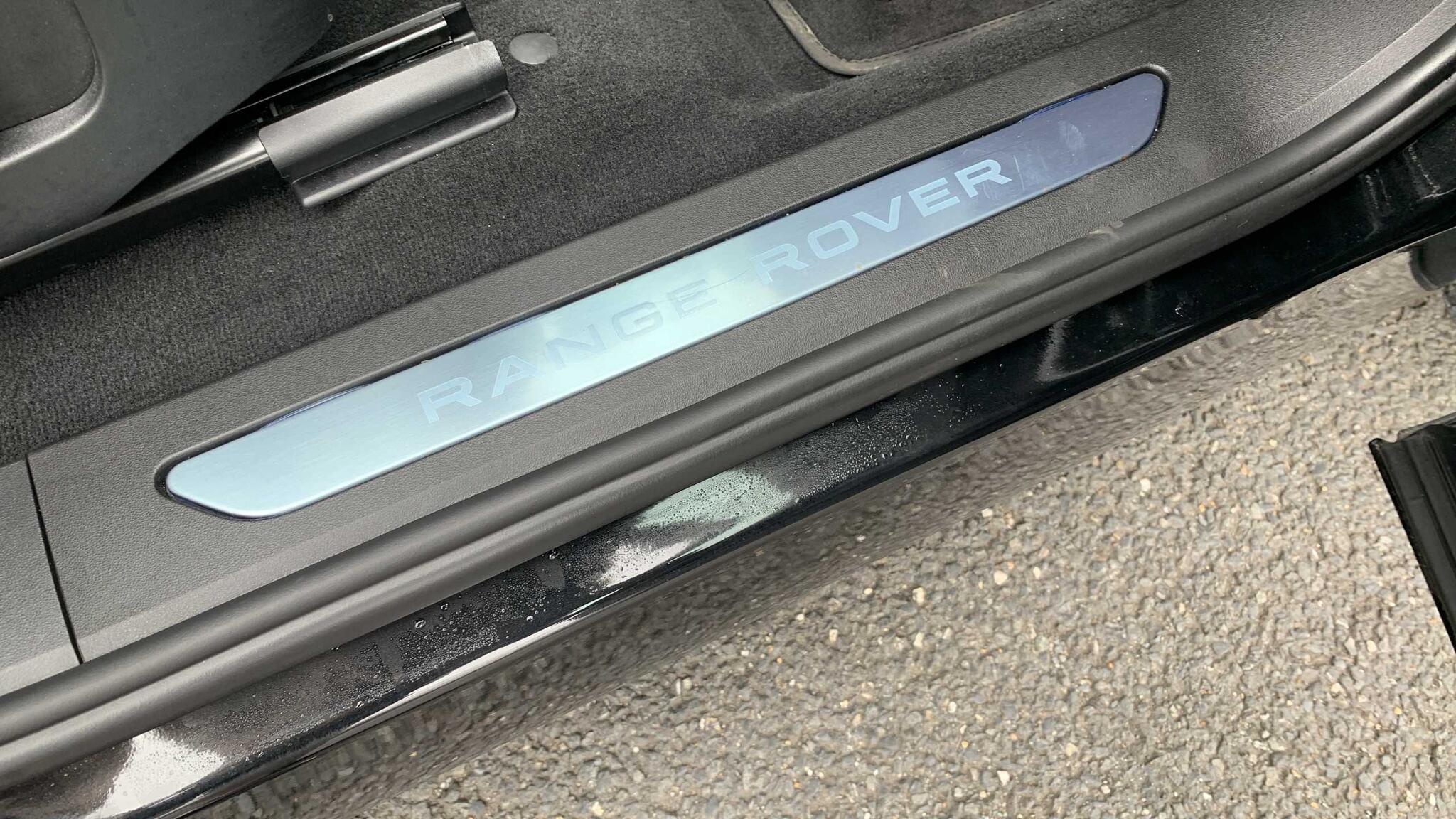 Land Rover Range Rover Evoque view 34