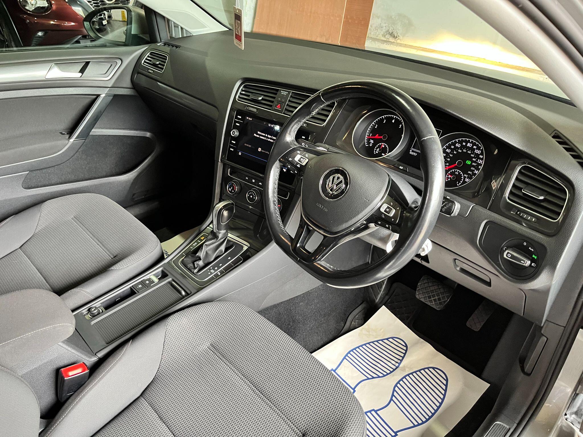 Volkswagen Golf view 41