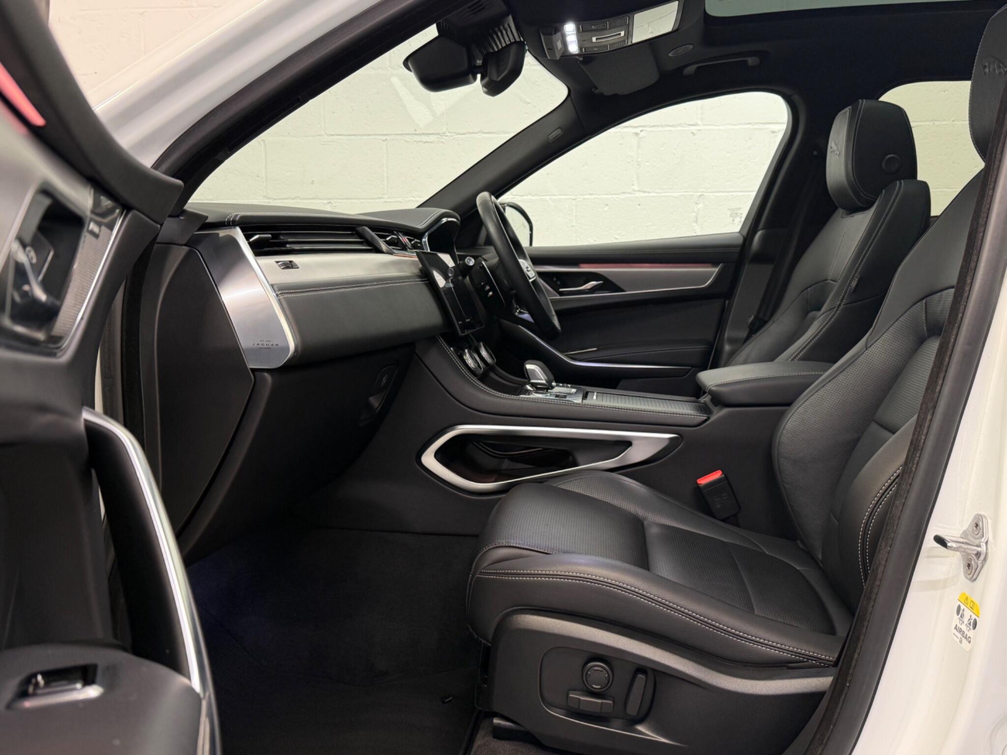 Jaguar F-Pace view 3