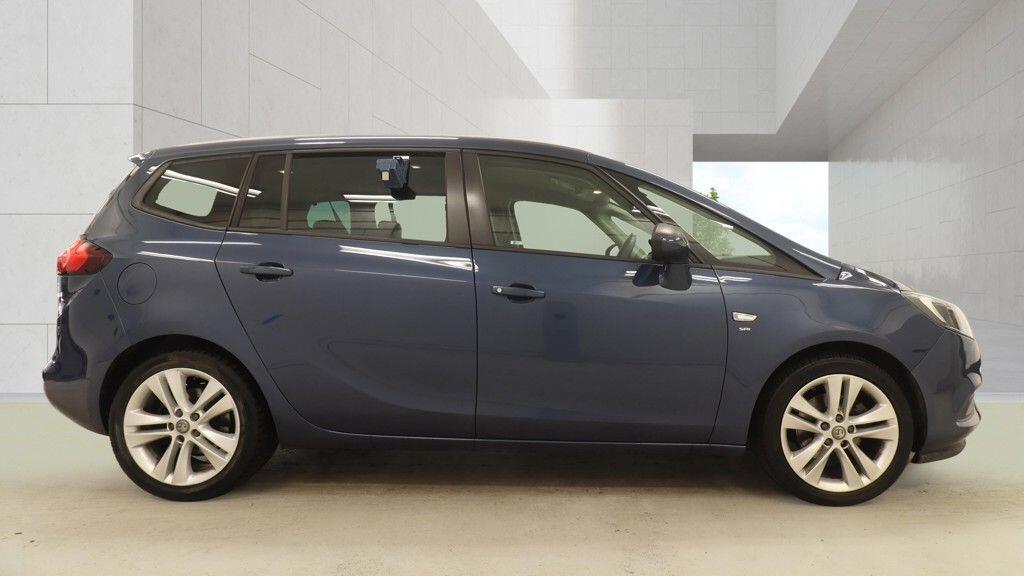 Vauxhall Zafira Tourer view 2