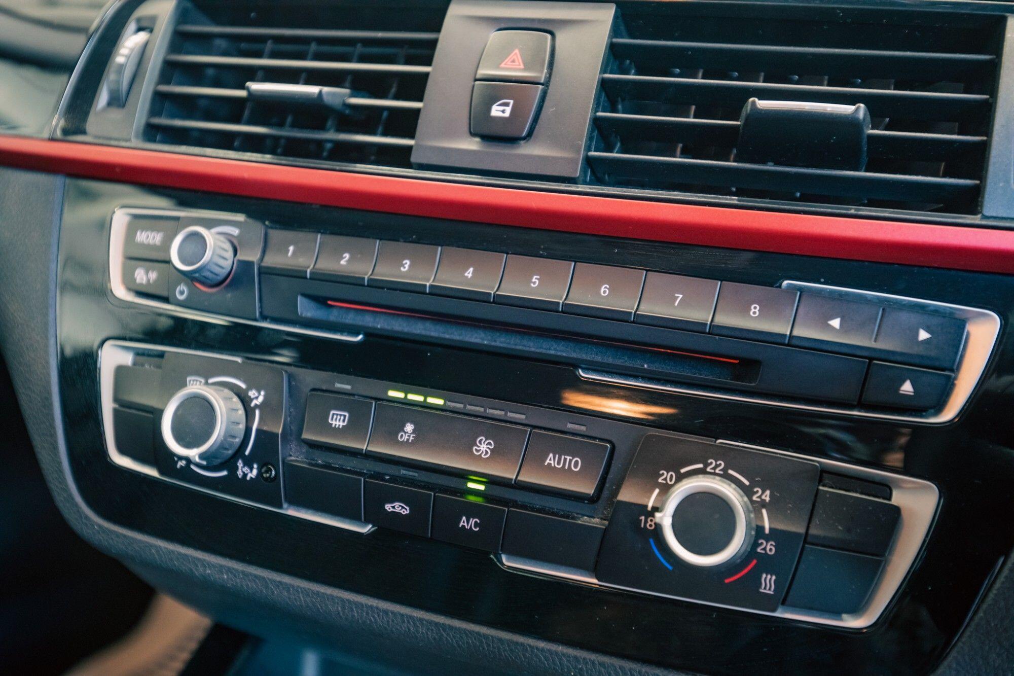 BMW 1 Series view 23