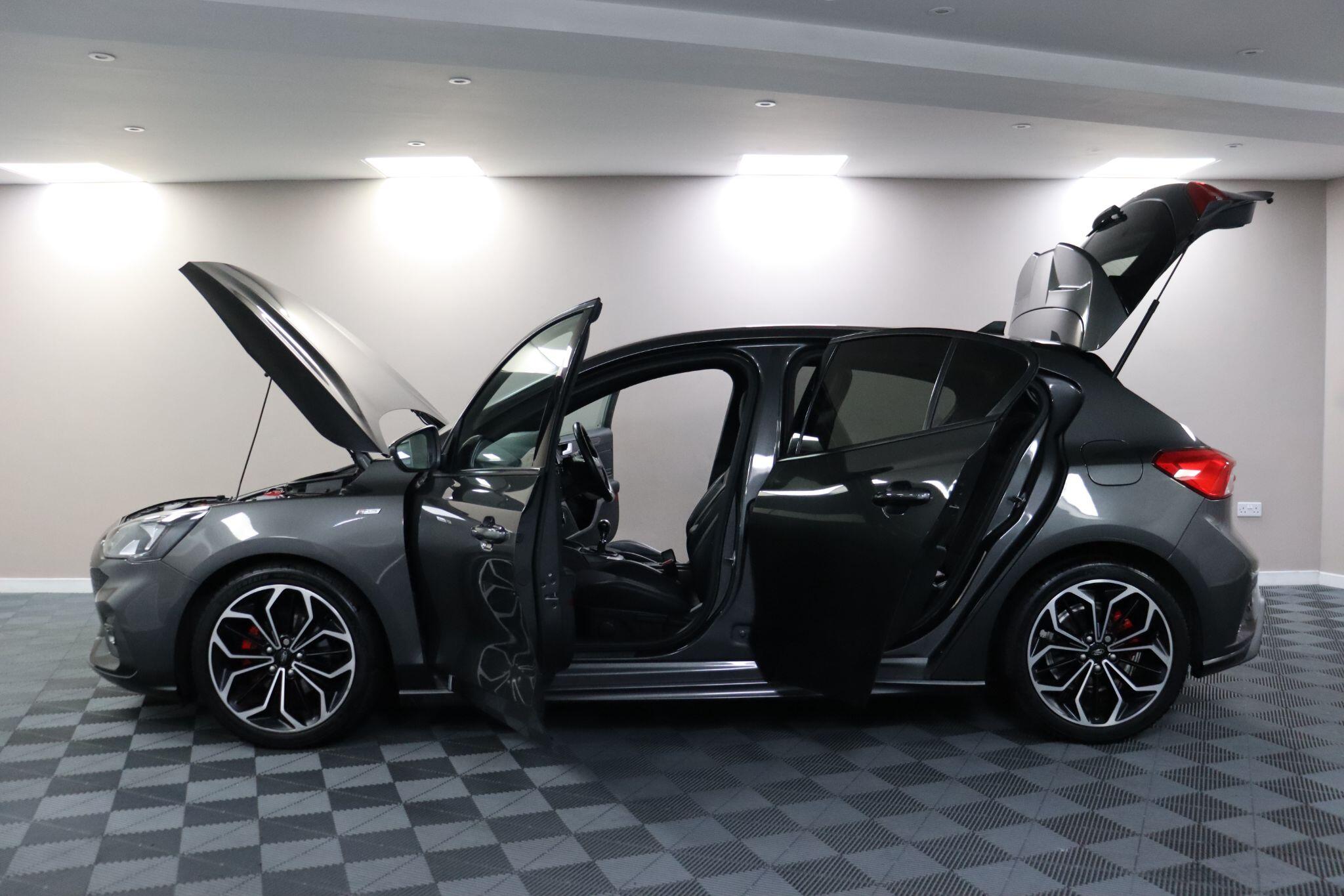 Ford Focus view 6