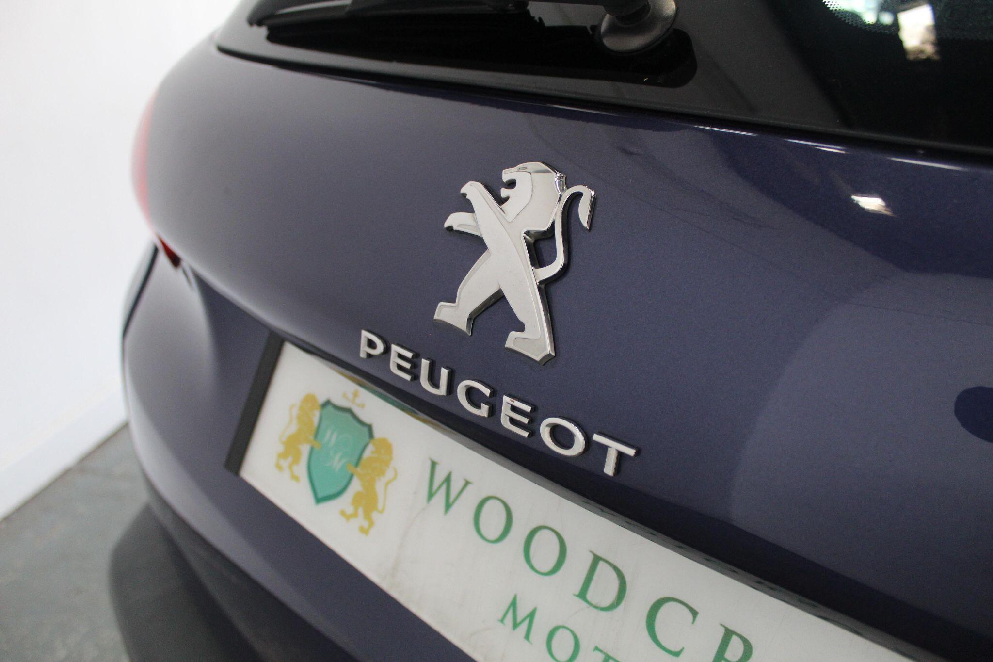 Peugeot 2008 view 17