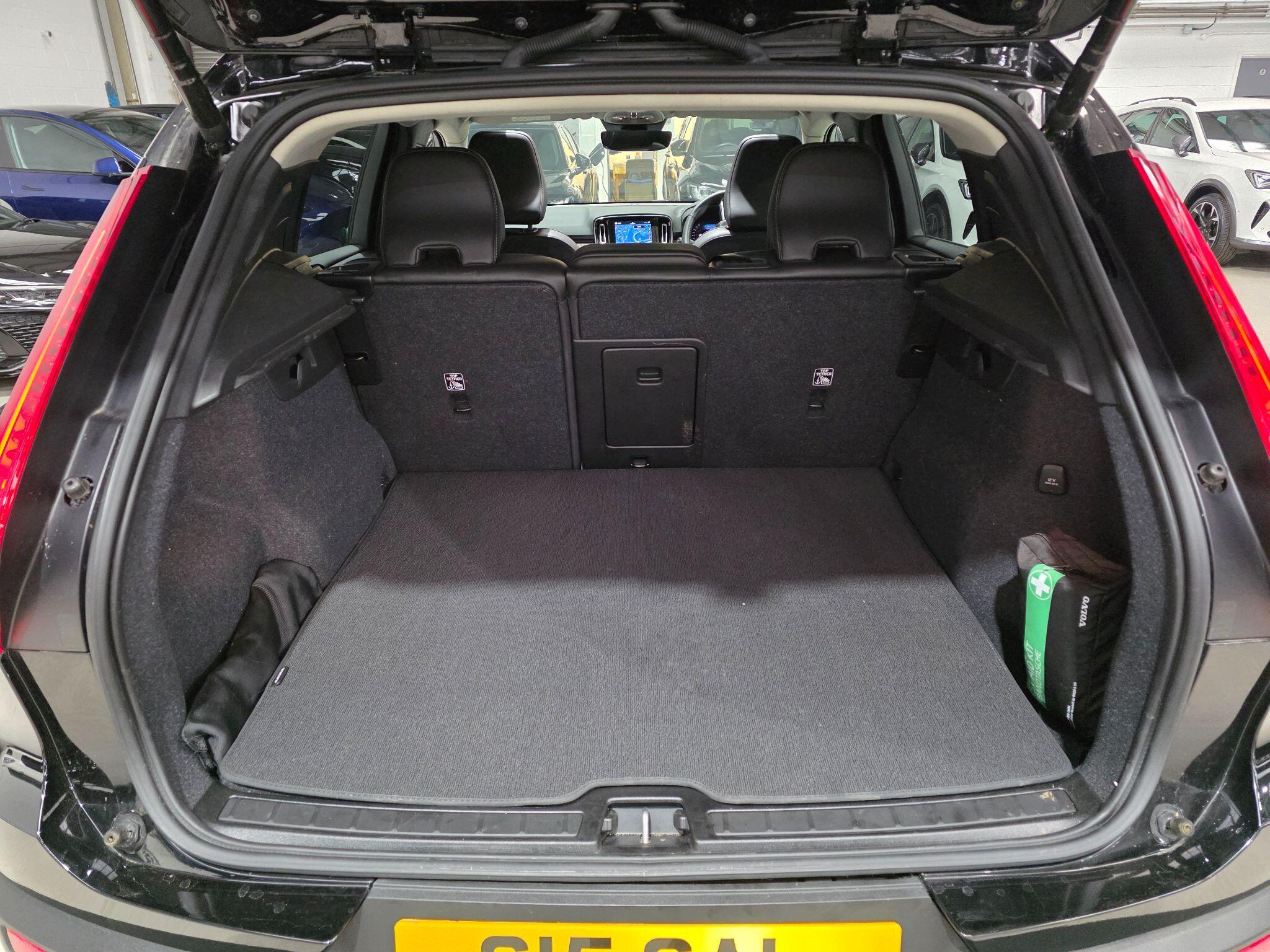 Volvo XC40 view 37