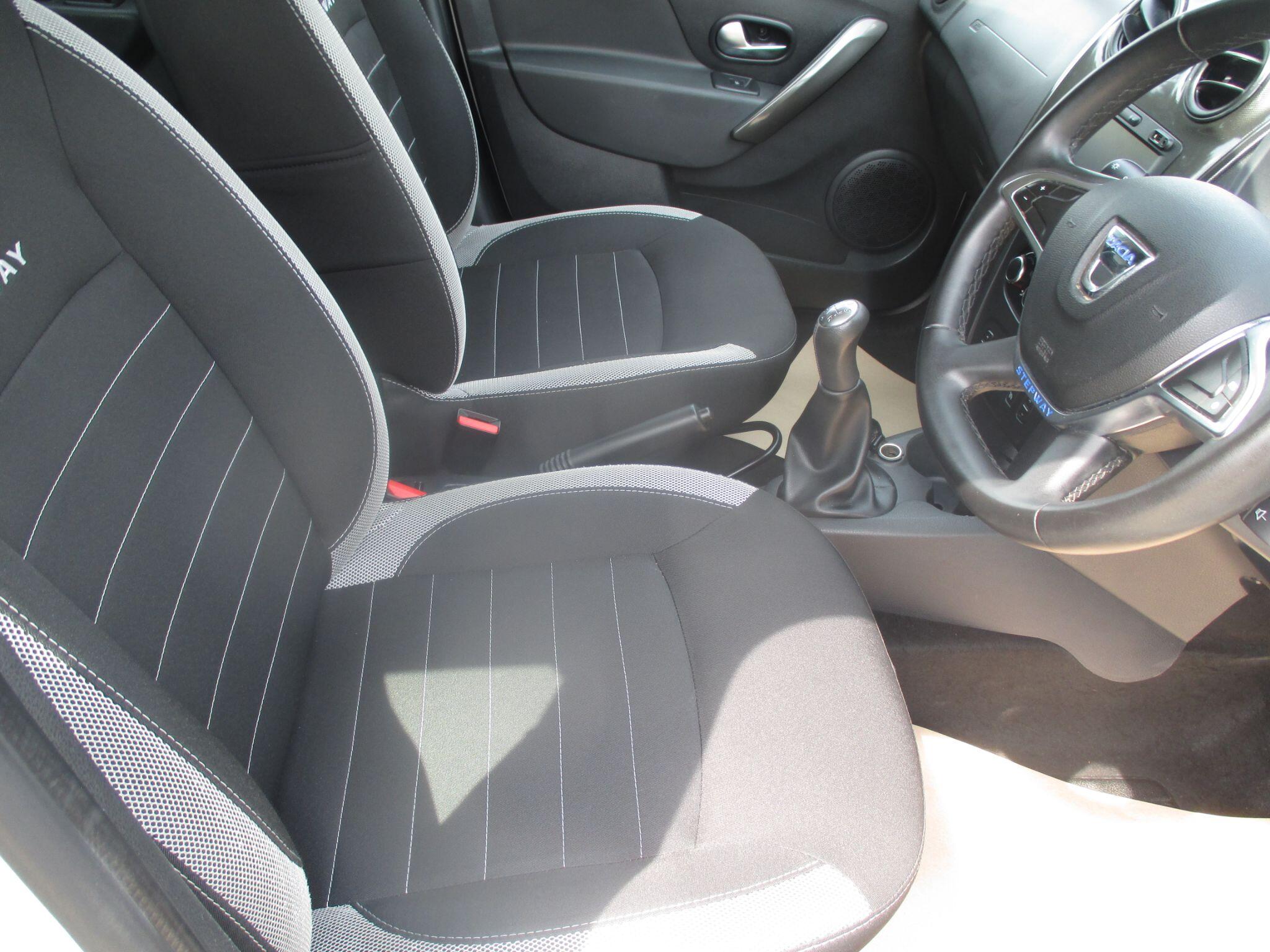 Dacia Logan MCV Stepway view 23