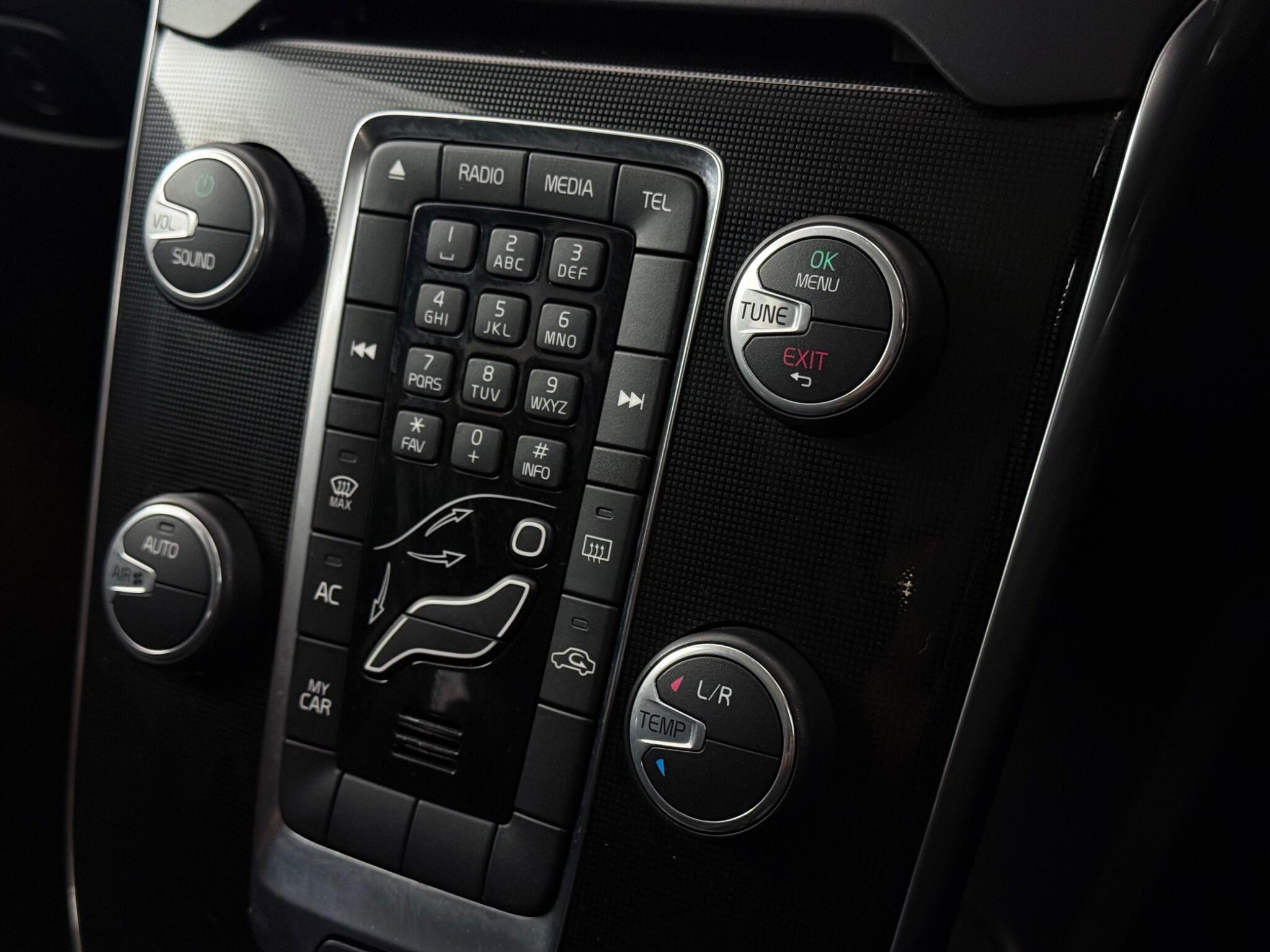 Volvo V40 view 20