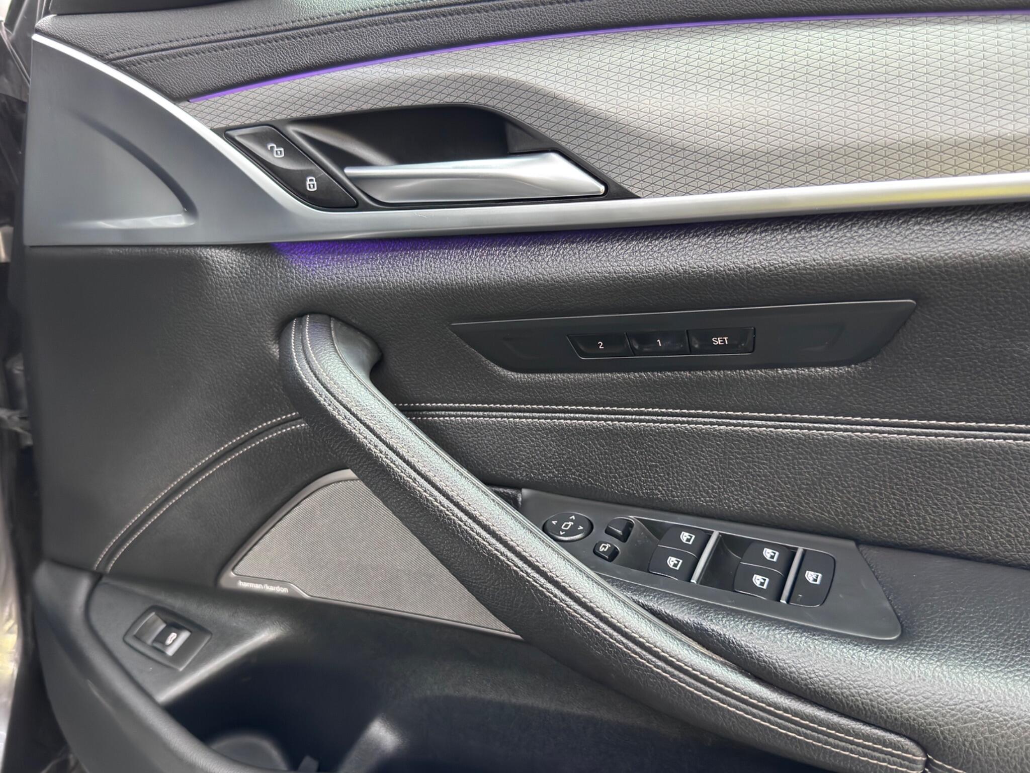 BMW 5 Series view 31