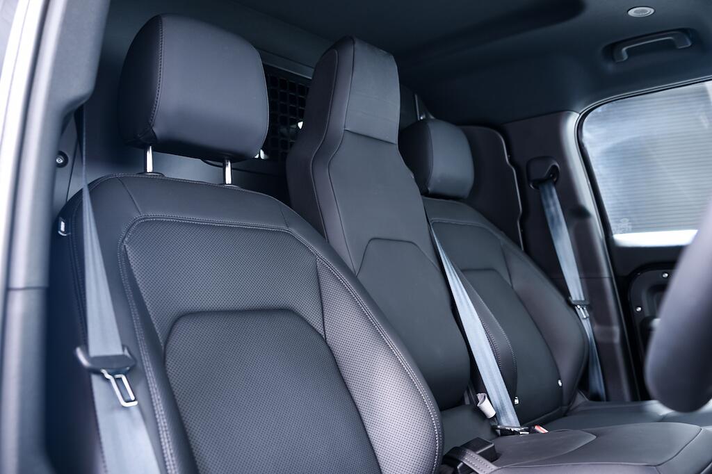Land Rover Defender view 12