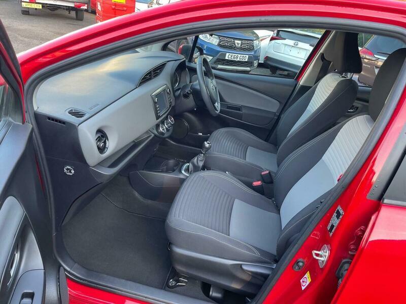 2017 Toyota Yaris 1.5 VVT-i Icon Euro 6 5dr • 37,180 miles image 31