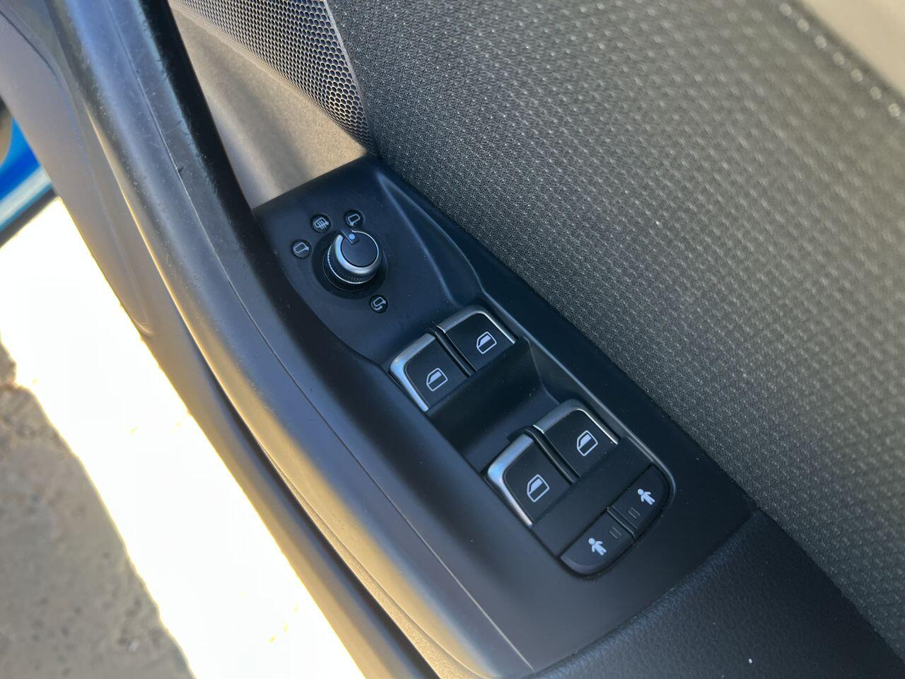 Audi Q3 view 52