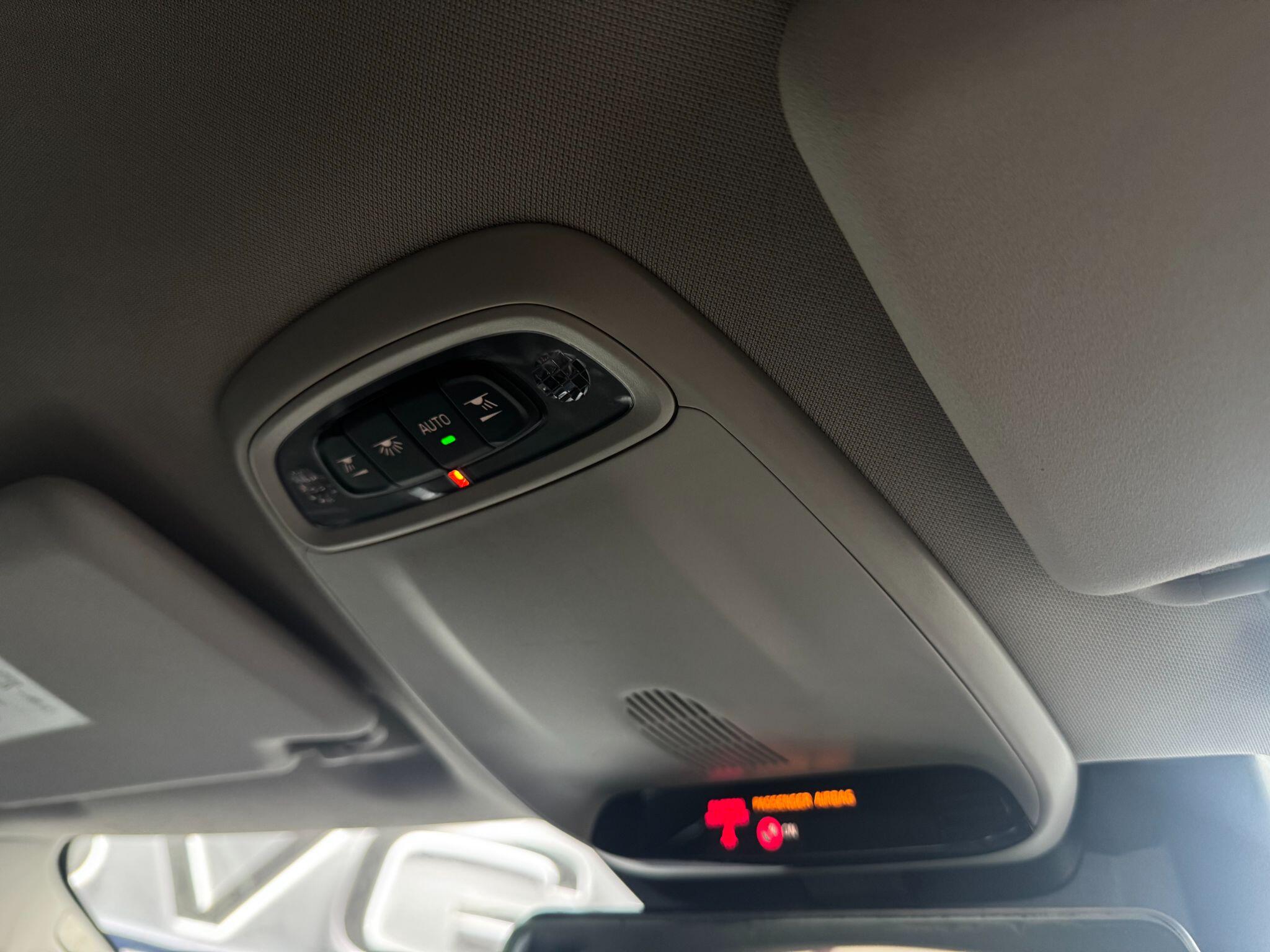 Volvo V40 view 22