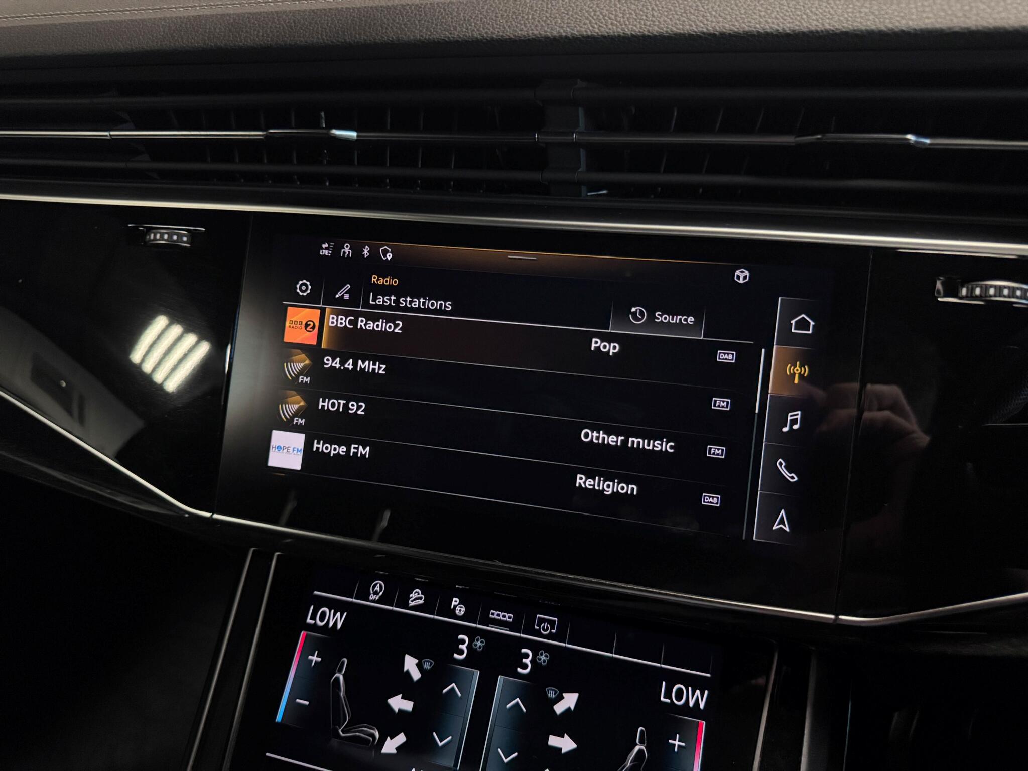 Audi Q8 view 47