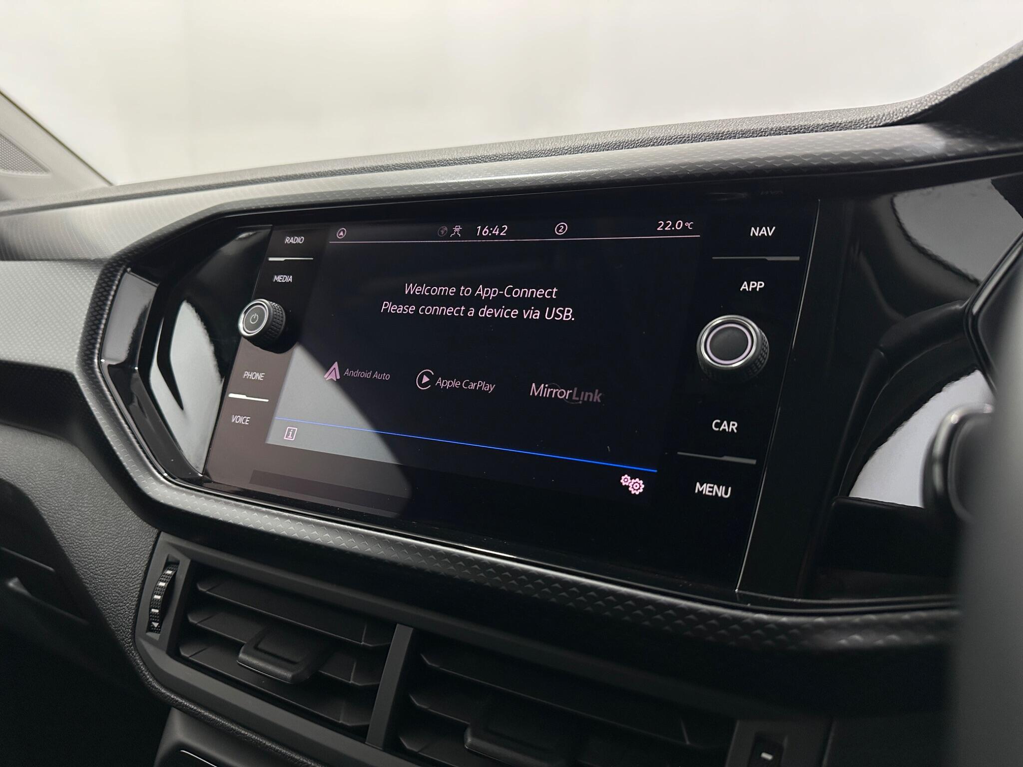 Volkswagen T-Cross view 22