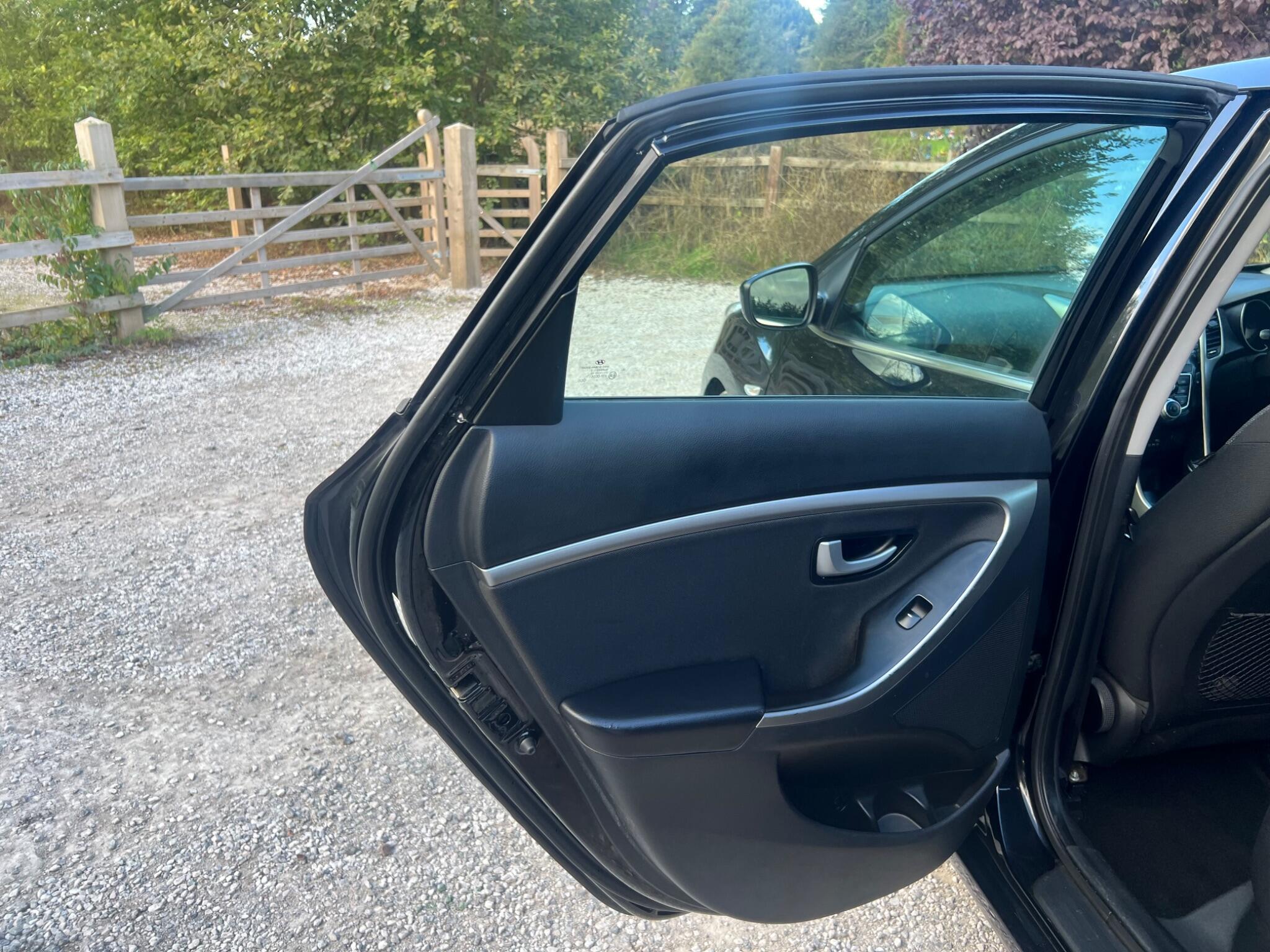 Hyundai i30 view 25