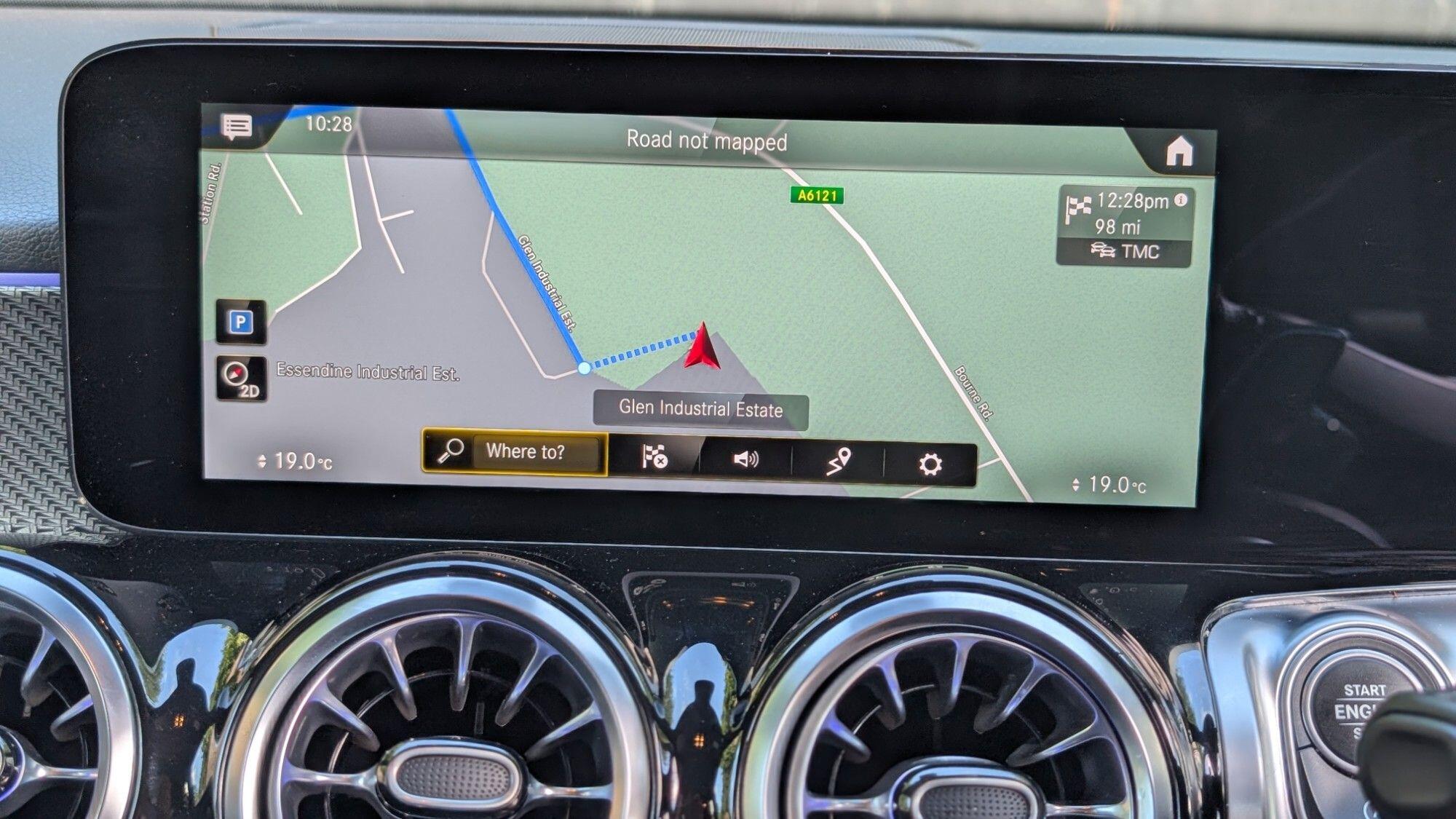 Mercedes-Benz GLB view 19