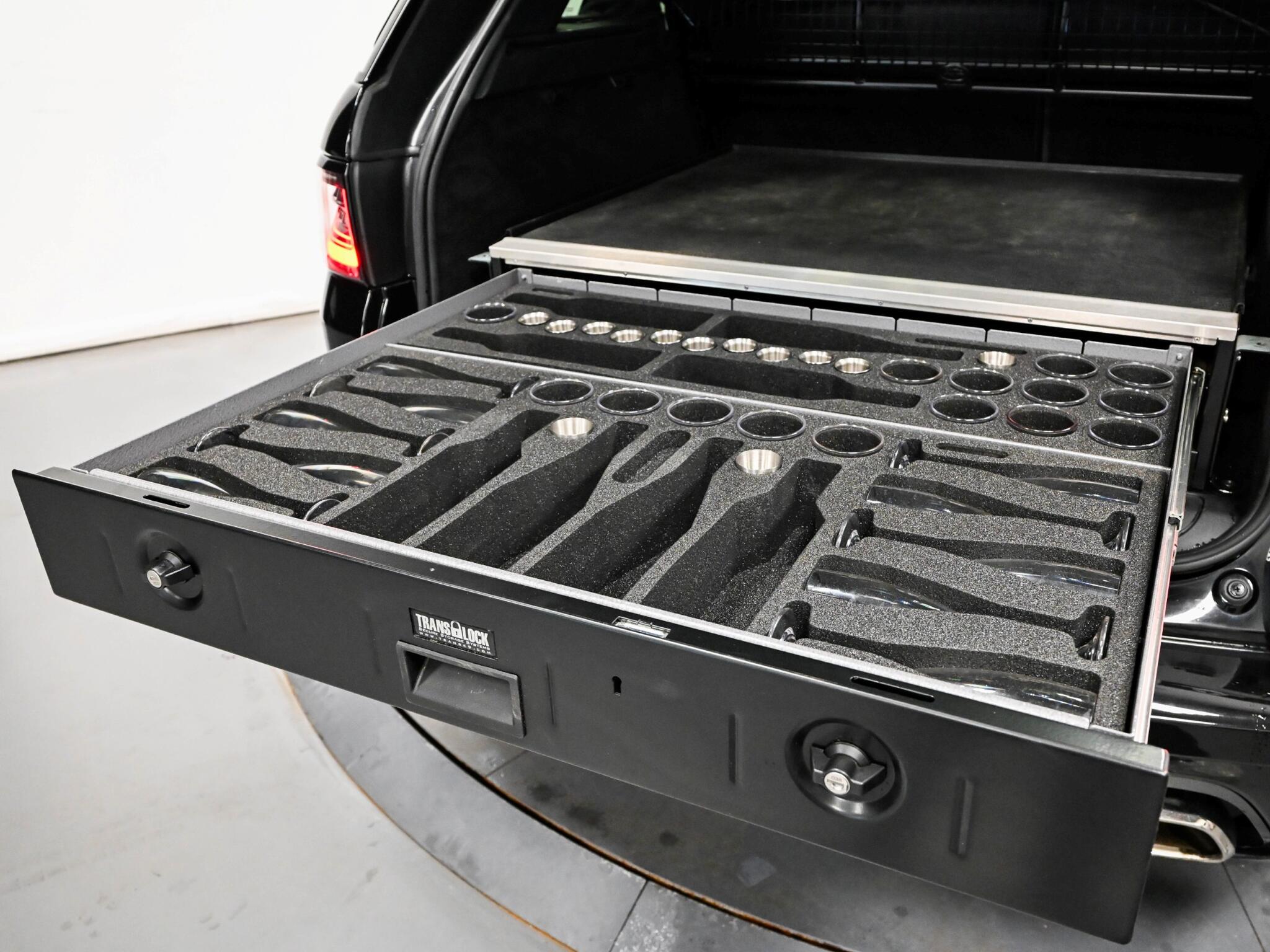 Land Rover Range Rover Sport view 9
