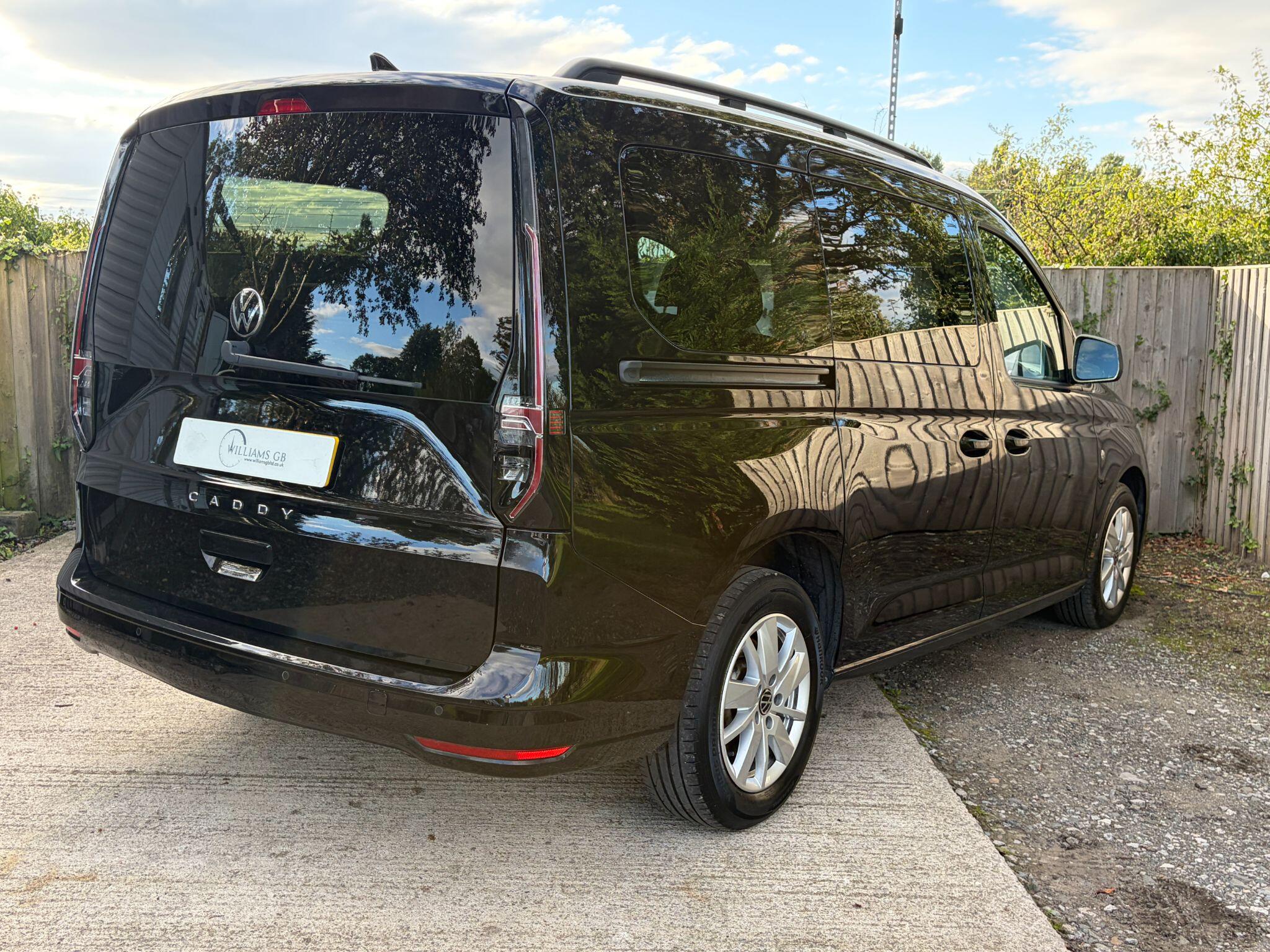 Volkswagen Caddy Maxi view 9